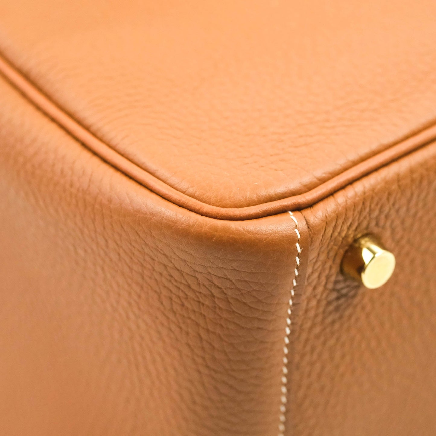 Hermès Lindy 26 Taurillon Clemence Gold Gold Hardware