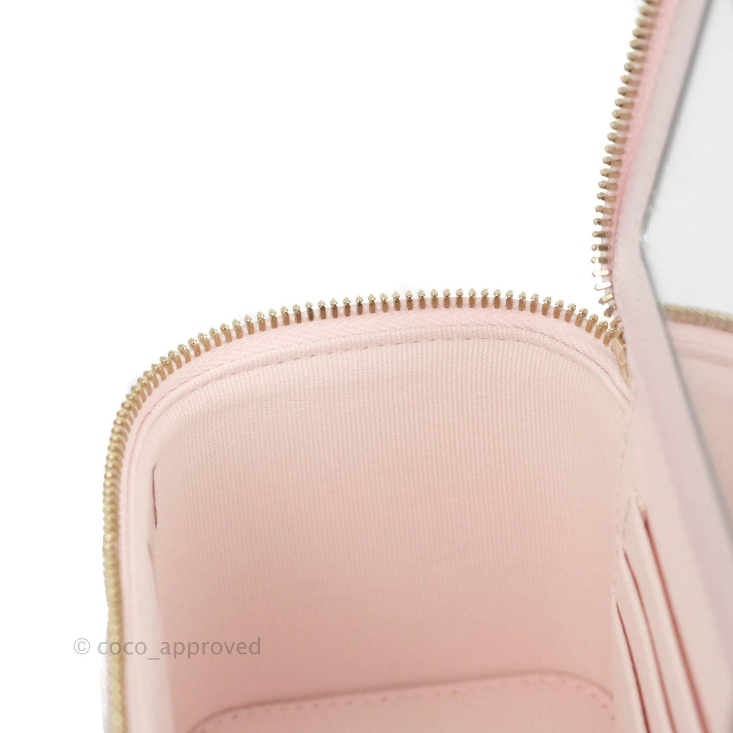 Chanel Vanity with CC Chain Light Pink Caviar Gold Hardware