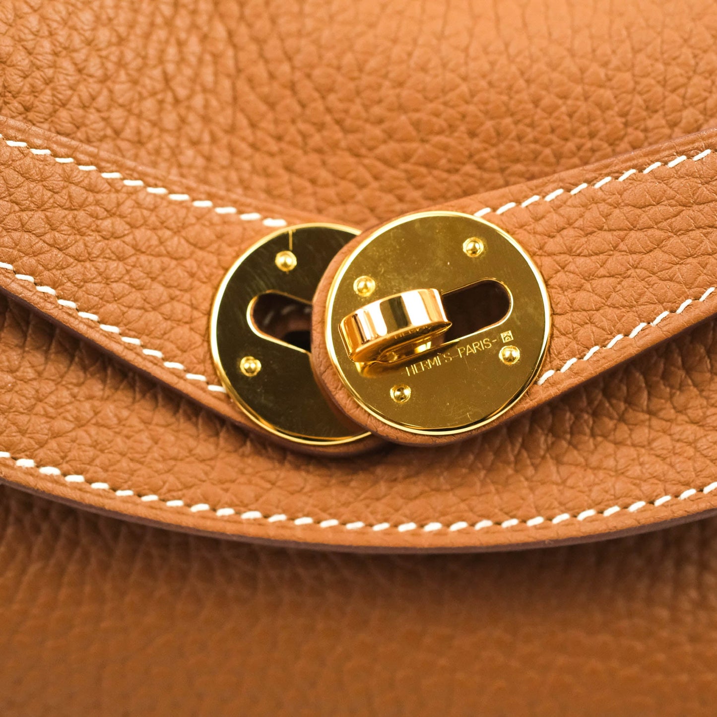 Hermès Lindy 26 Taurillon Clemence Gold Gold Hardware