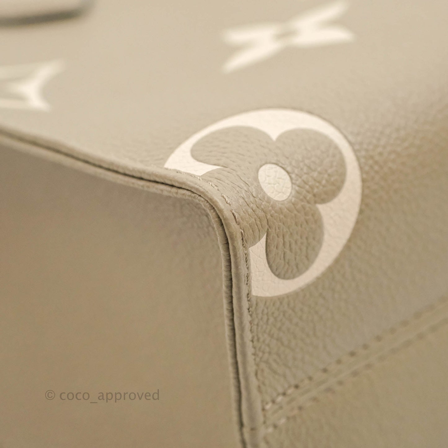 Louis Vuitton OnTheGo PM Monogram Empreinte Dove/Cream