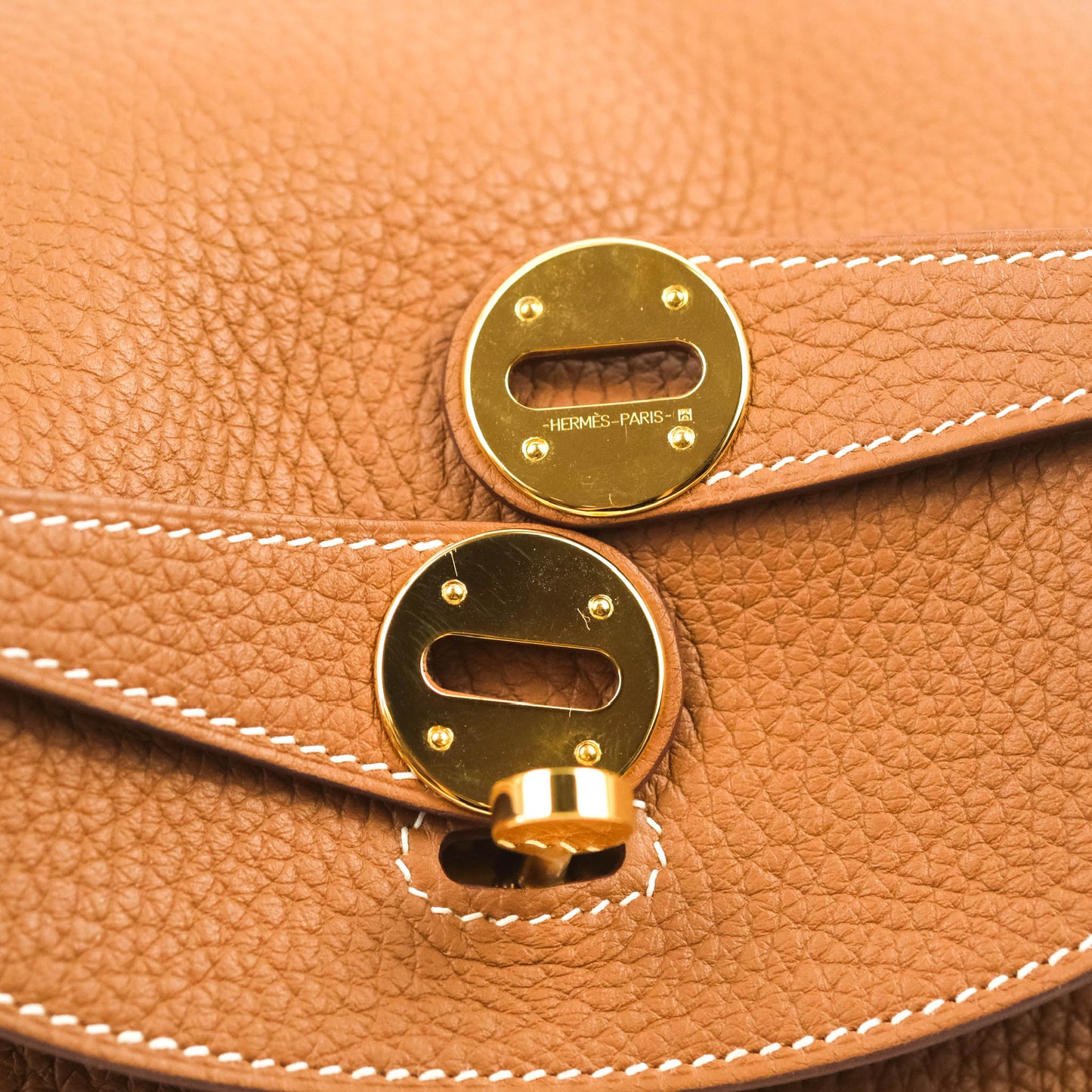 Hermès Lindy 26 Taurillon Clemence Gold Gold Hardware