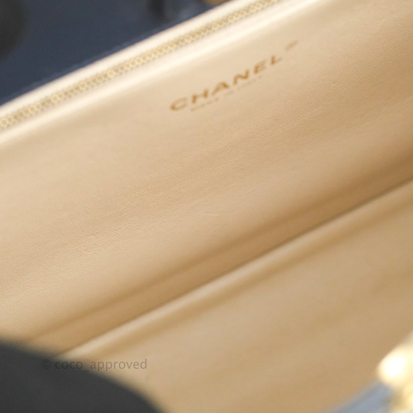 Chanel Flat Quilted Coco Luxe Large Shopping Bag Navy Aged Gold Hardware 18P