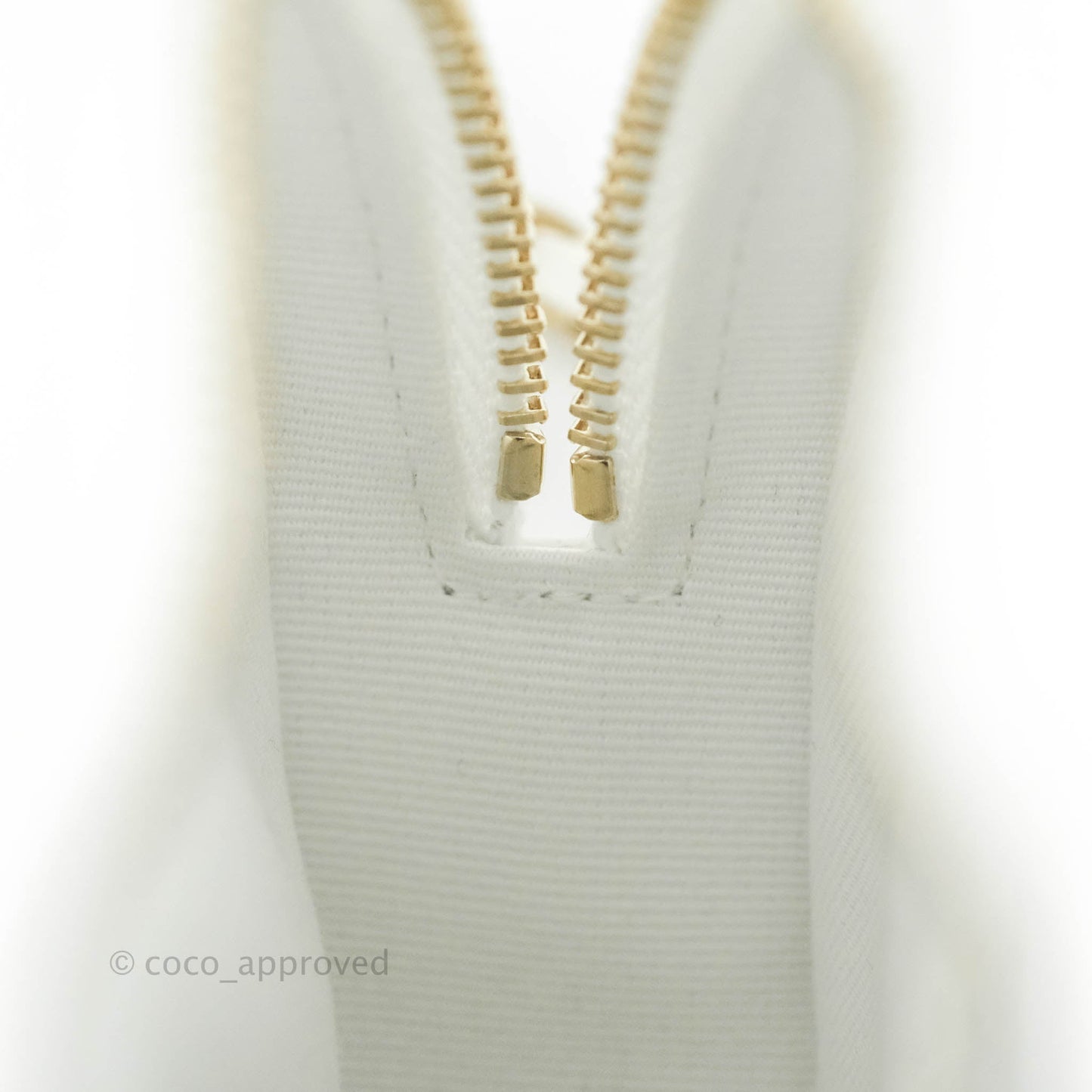 Chanel Small Heart Bag White Lambskin Gold Hardware 22S