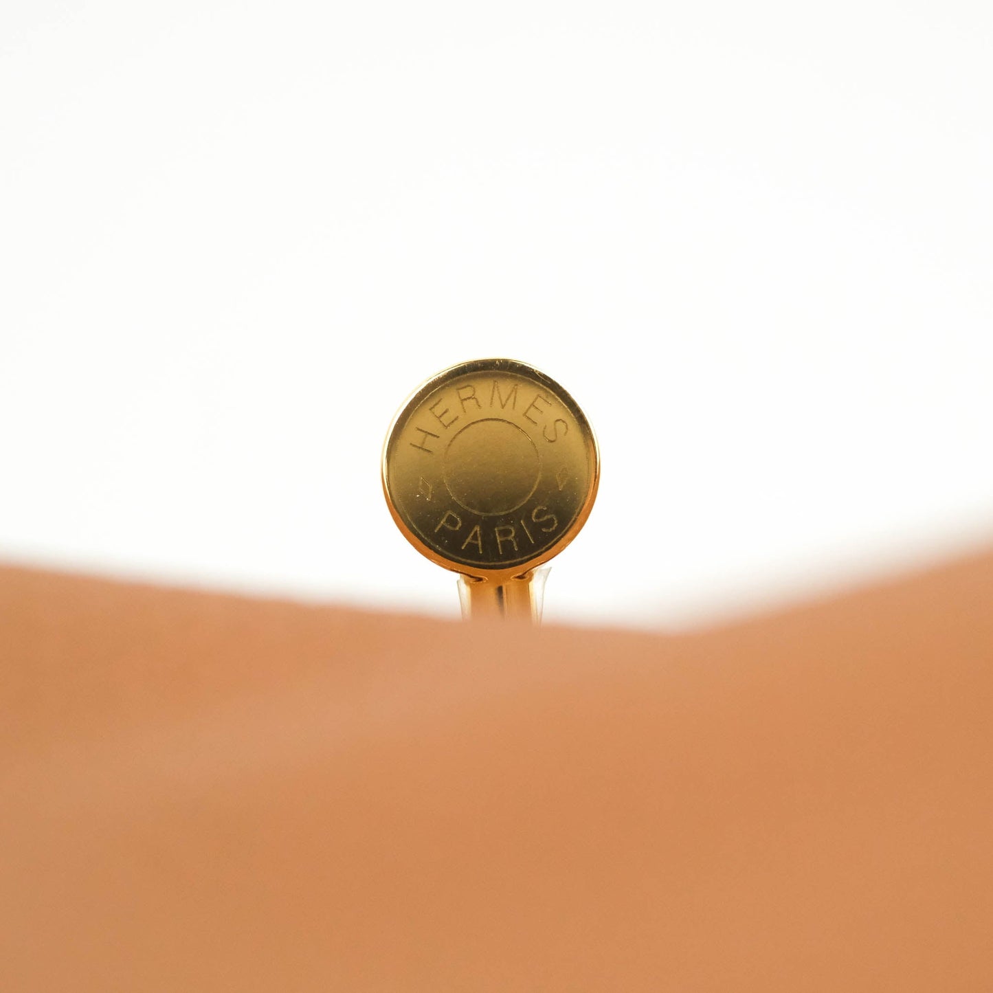 Hermès Lindy 26 Taurillon Clemence Gold Gold Hardware