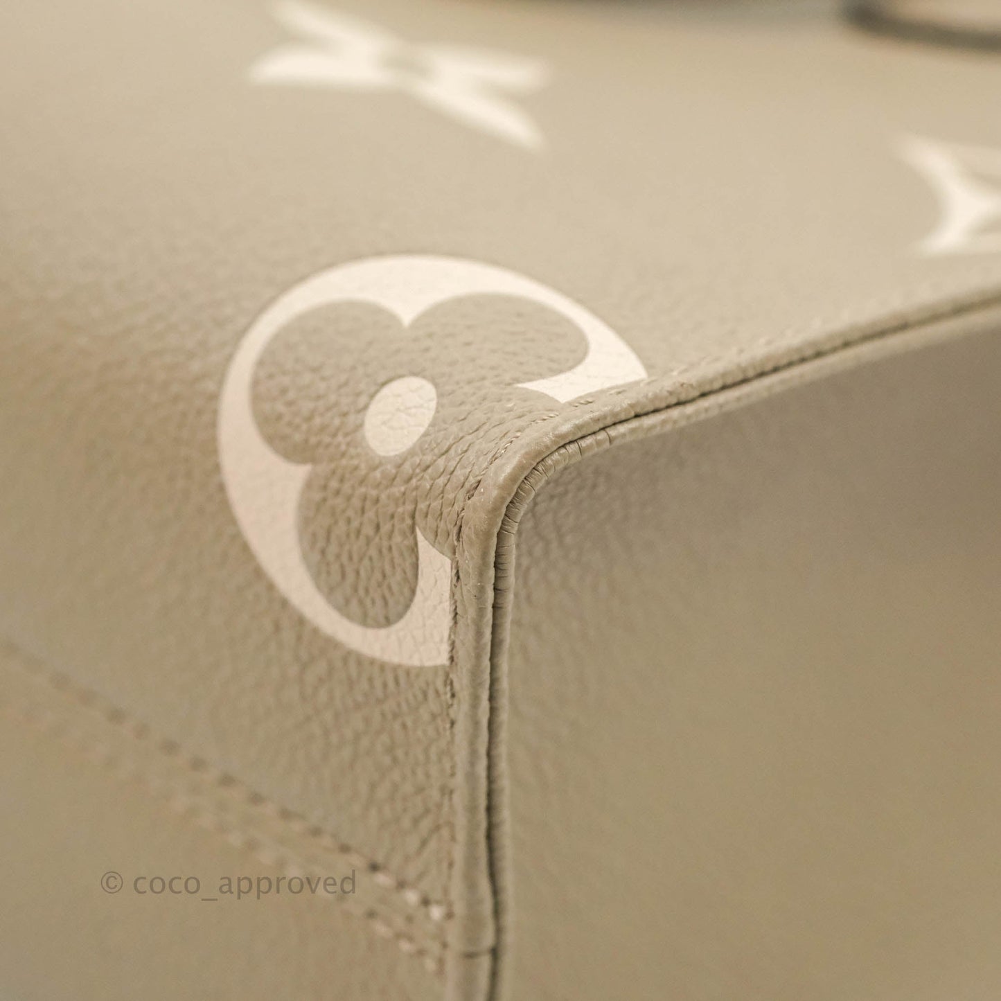 Louis Vuitton OnTheGo PM Monogram Empreinte Dove/Cream