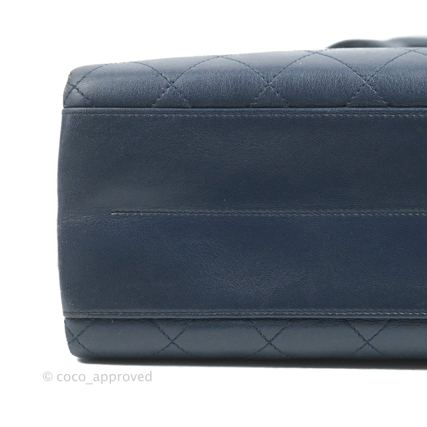 Chanel Flat Quilted Coco Luxe Large Shopping Bag Navy Aged Gold Hardware 18P