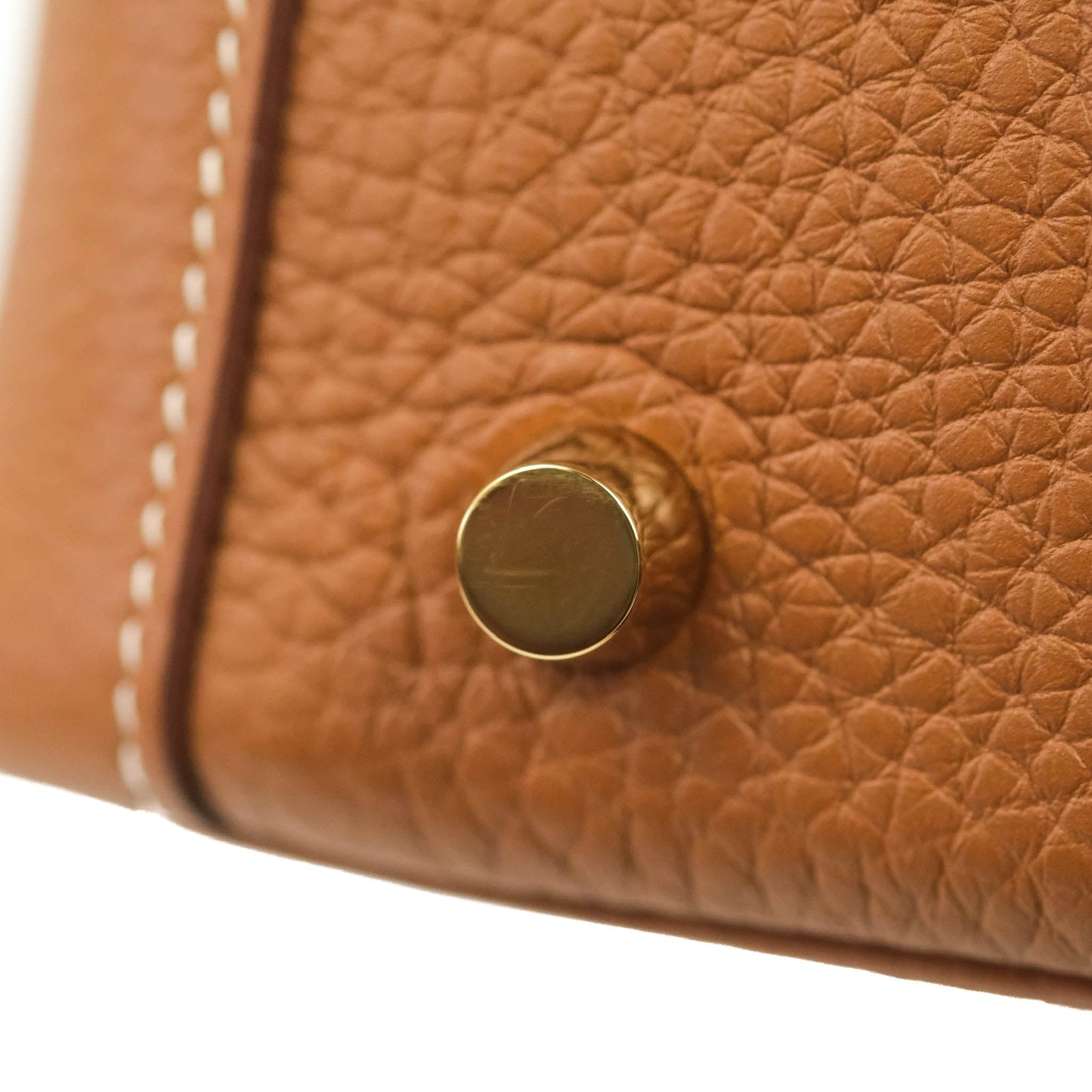 Hermès Lindy 26 Taurillon Clemence Gold Gold Hardware