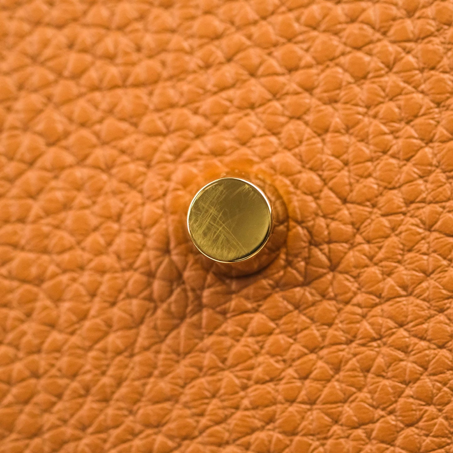 Hermès Lindy 26 Taurillon Clemence Gold Gold Hardware