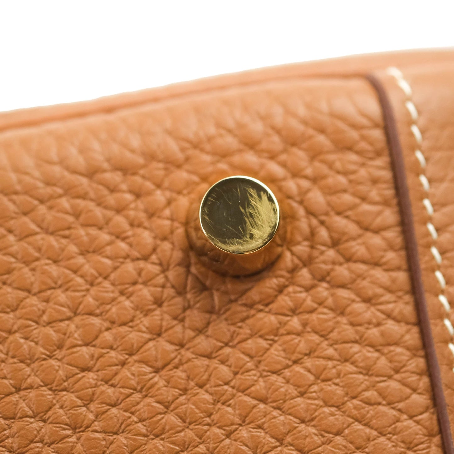 Hermès Lindy 26 Taurillon Clemence Gold Gold Hardware
