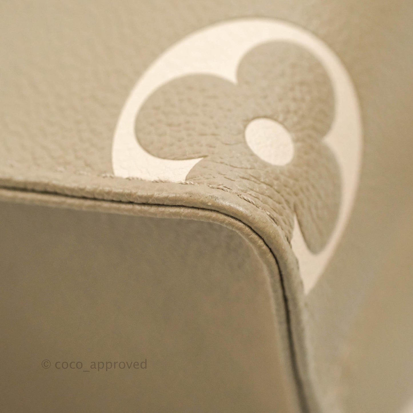 Louis Vuitton OnTheGo PM Monogram Empreinte Dove/Cream