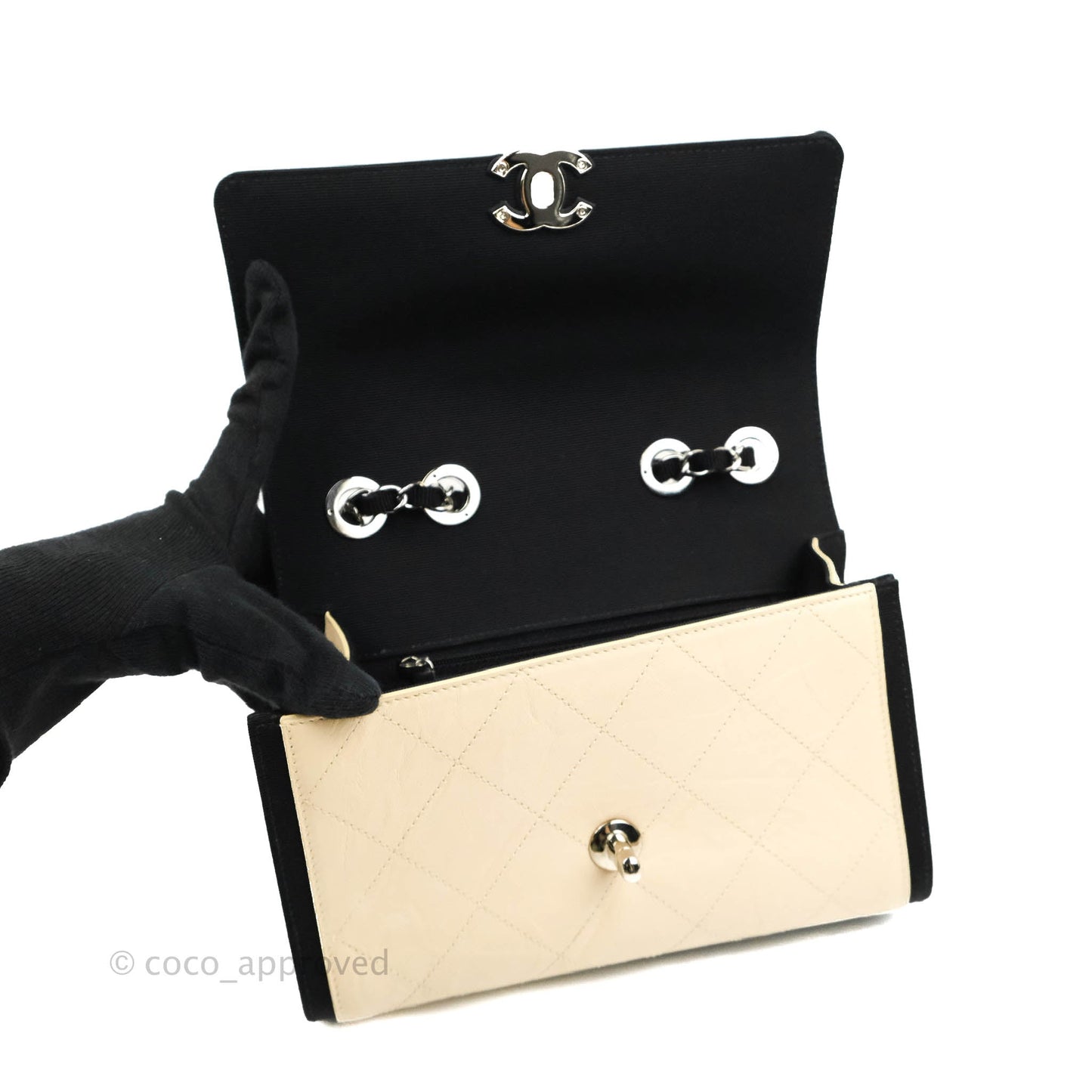 Chanel Flat Quilted Flap Bag Light Beige Grosgrain Ribbon Crumpled Calfskin Silver Hardware 18S