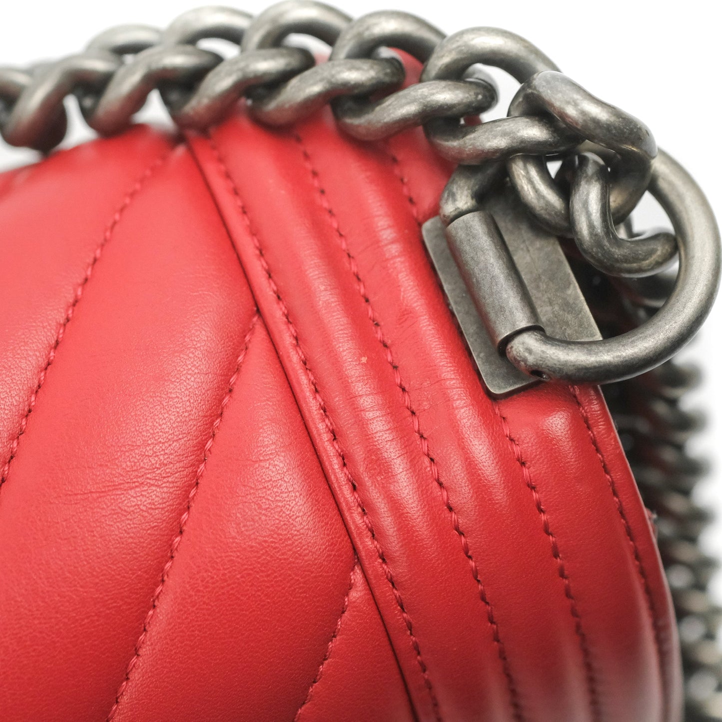 Chanel Medium Boy Chevron Red Calfskin Ruthenium Hardware