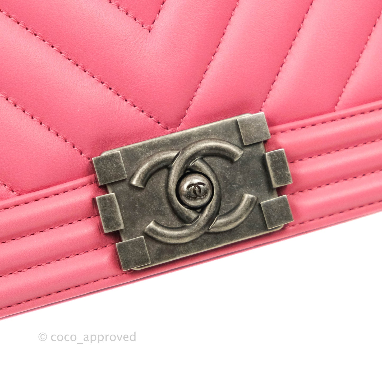 Chanel Medium Boy Chevron Pink Calfskin Ruthenium Hardware