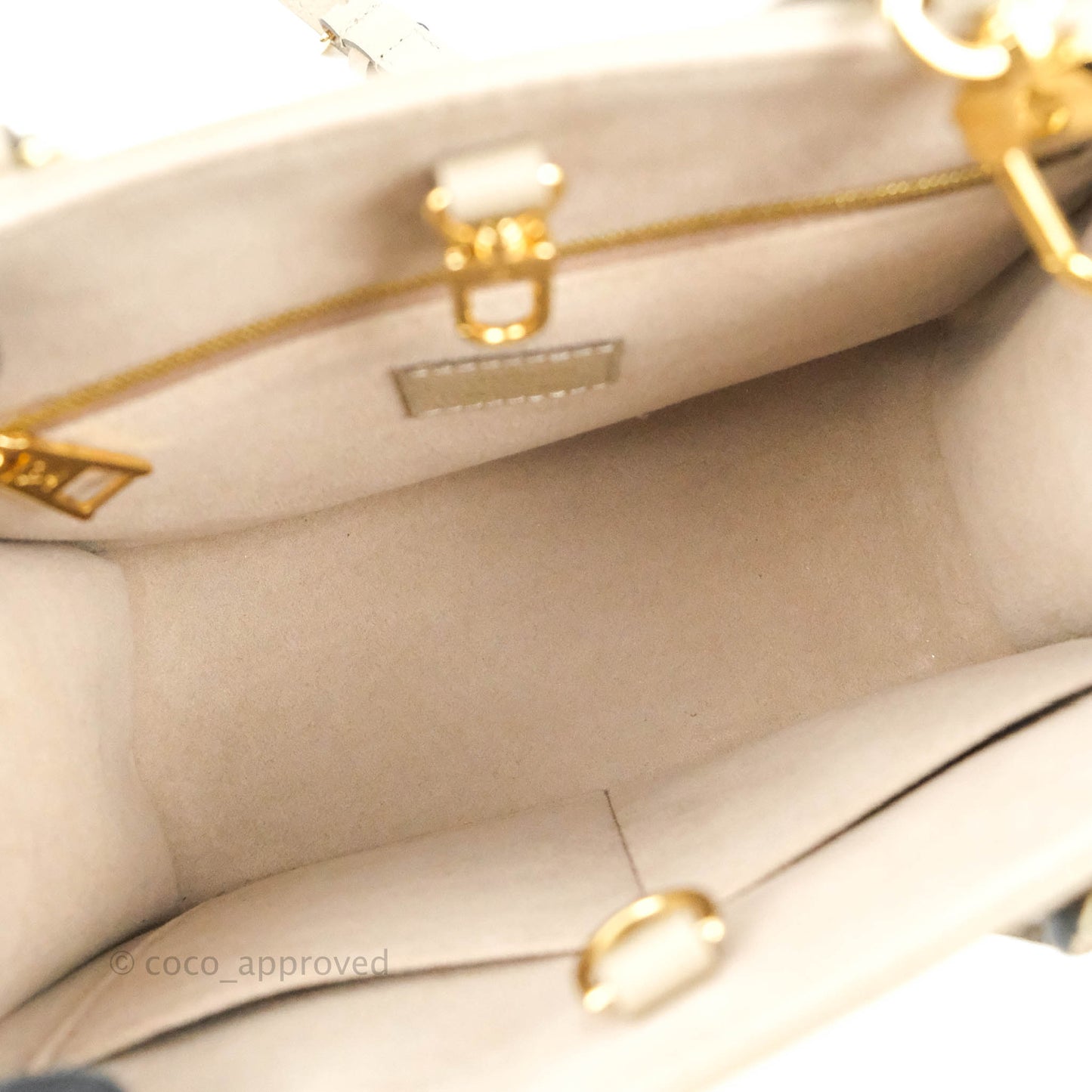 Louis Vuitton OnTheGo PM Monogram Empreinte Dove/Cream