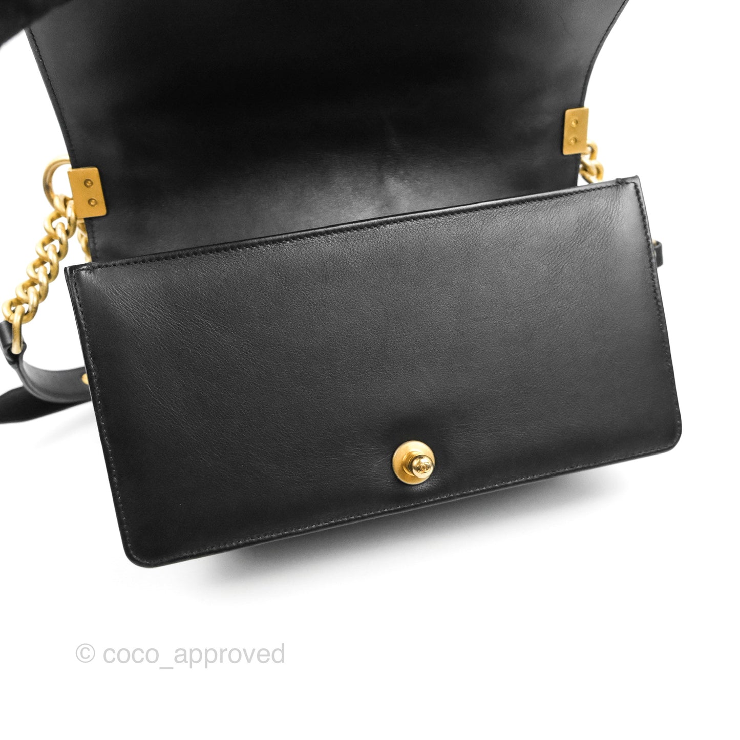 Chanel Chevron Medium Boy Black Calfskin Aged Gold Hardware