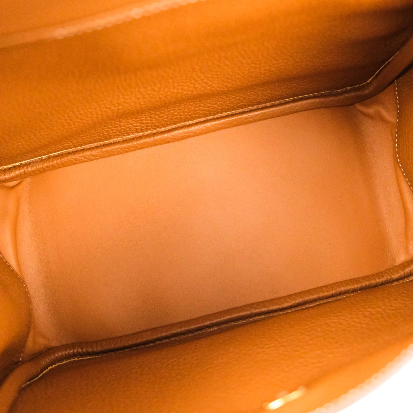 Hermès Lindy 26 Taurillon Clemence Gold Gold Hardware