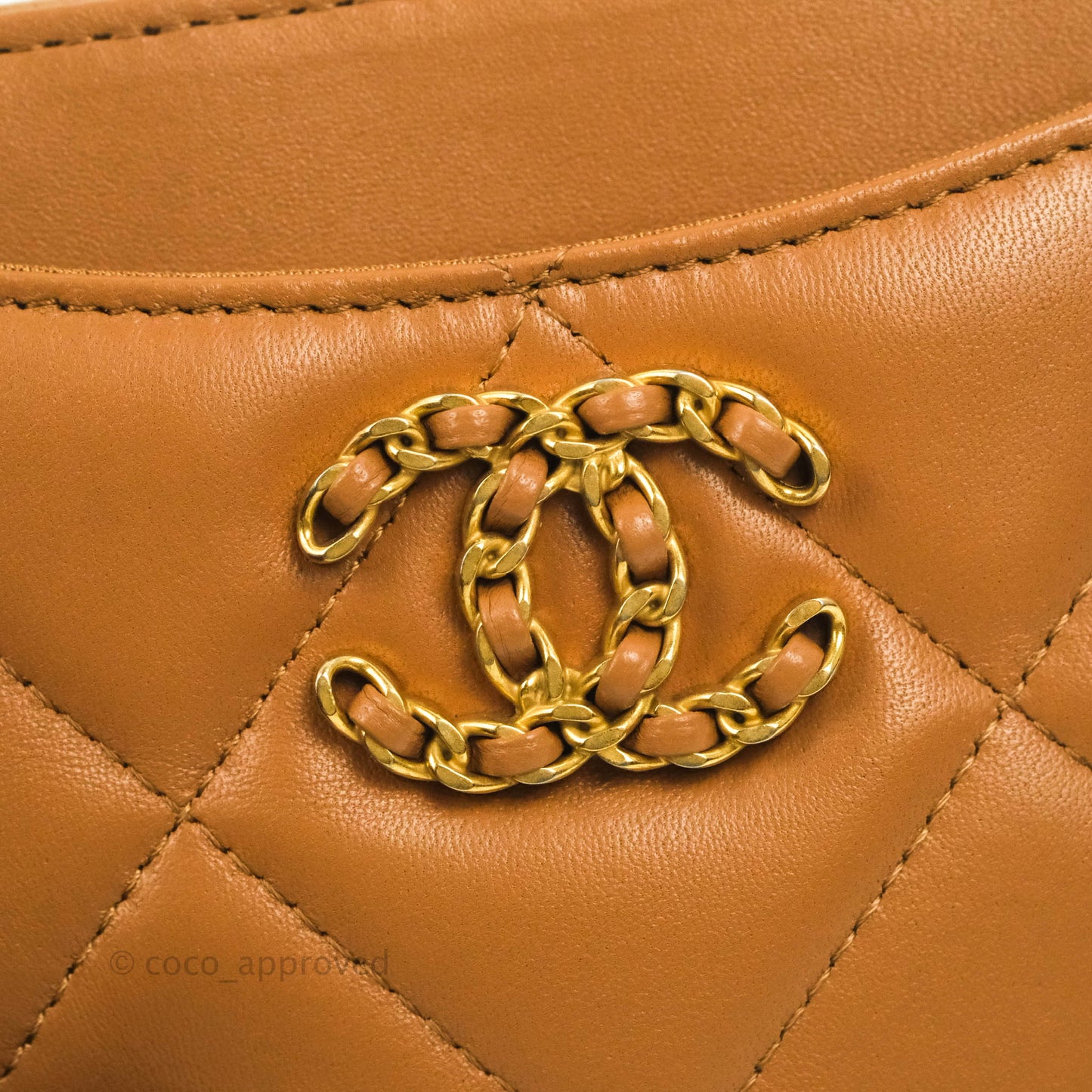Chanel 19 Caramel Zipped Coin Purse Lambskin Gold Hardware