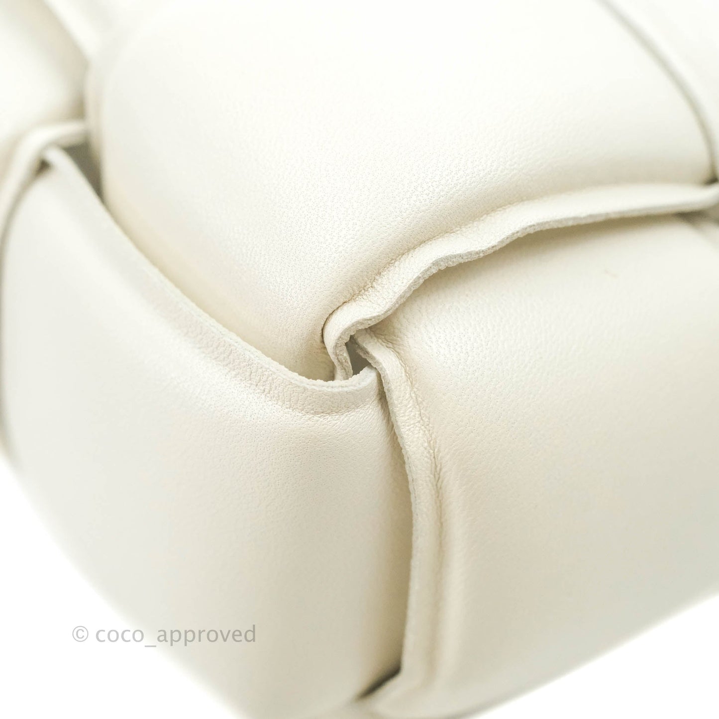 Bottega Veneta Padded Cassette Shoulder Bag Intrecciato White Lambskin Silver Hardware