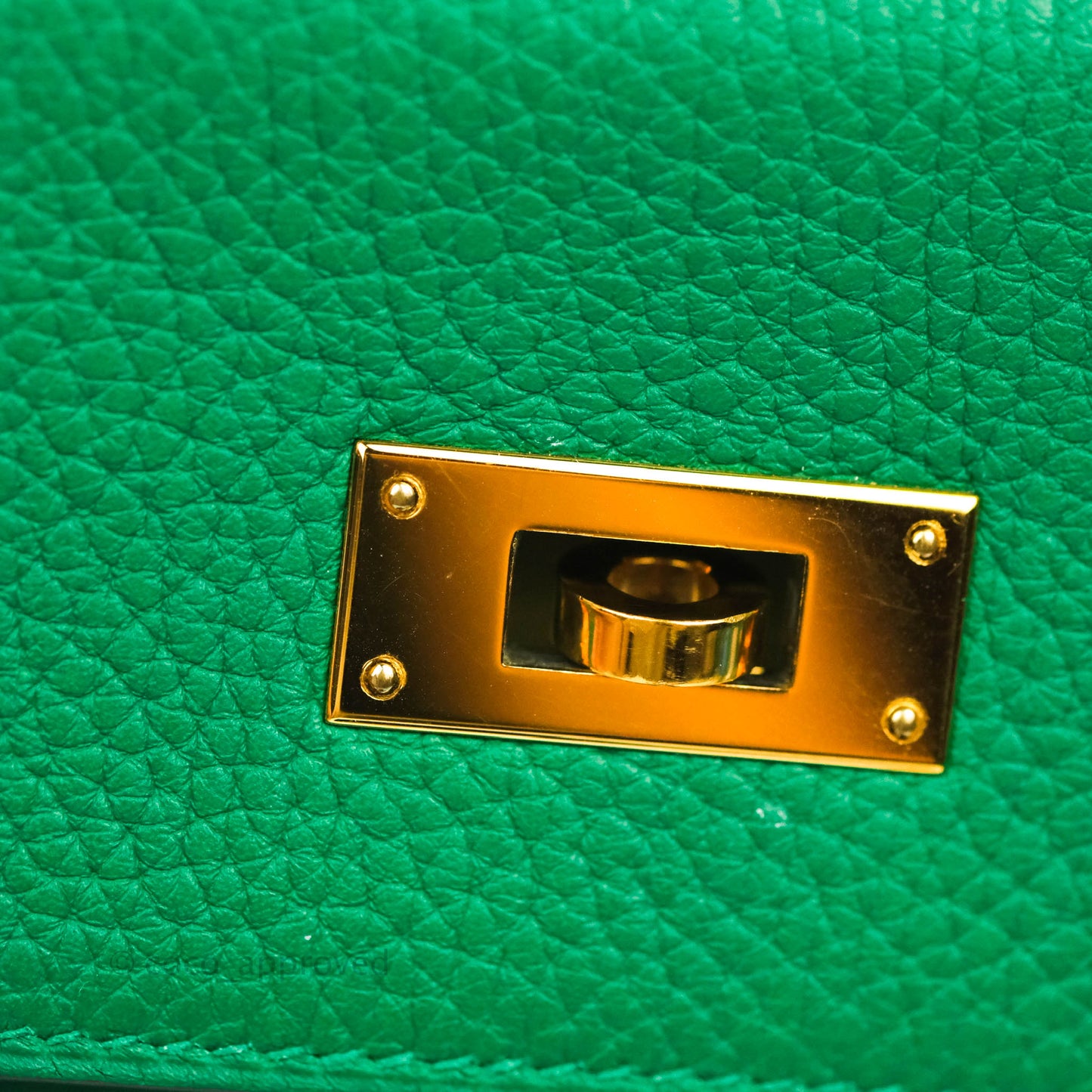 Hermès Retourne Taurillon Kelly 28 Vert Vertigo Clemence Gold Hardware