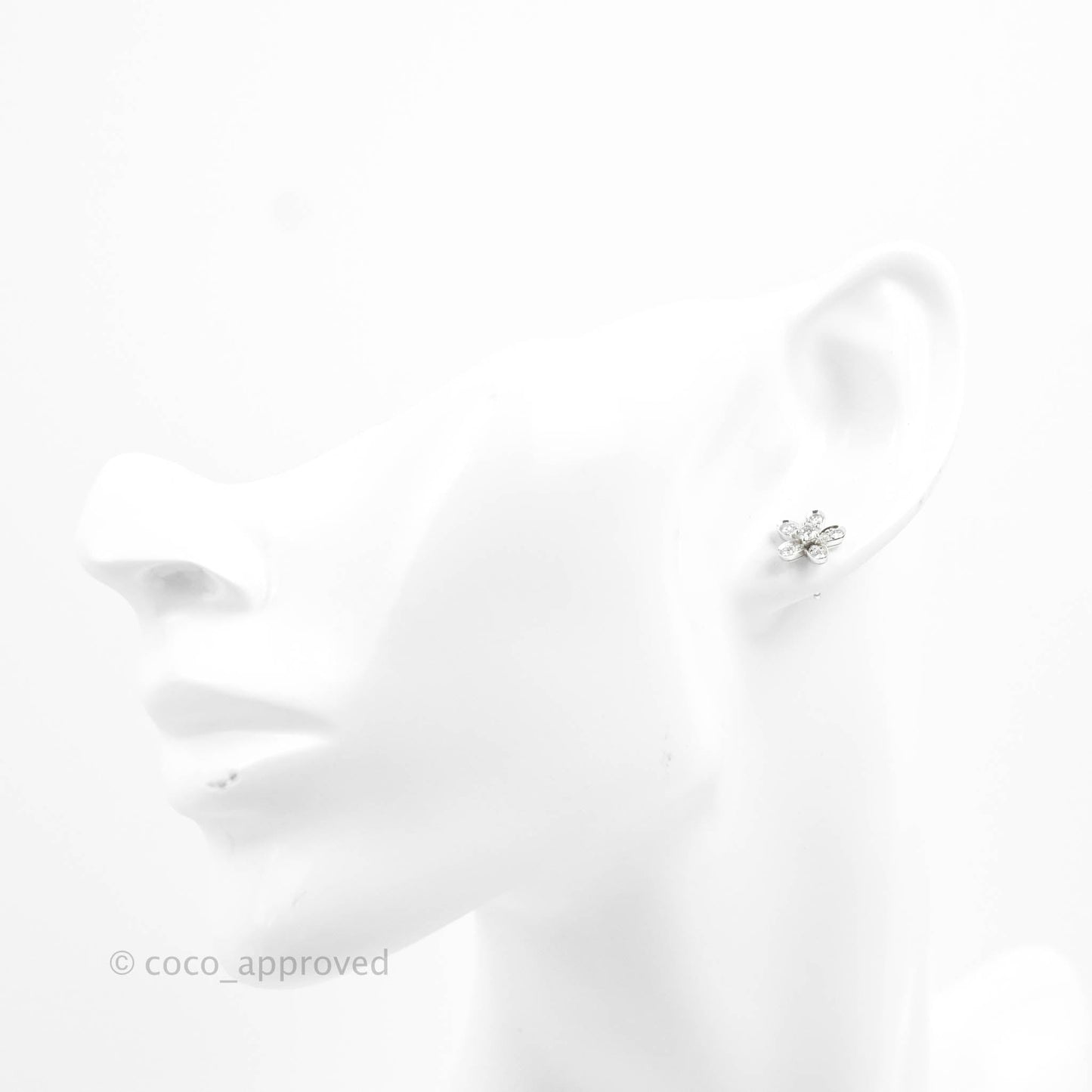 Van Cleef & Arpels Socrates Pierced earrings 18KWG White Gold