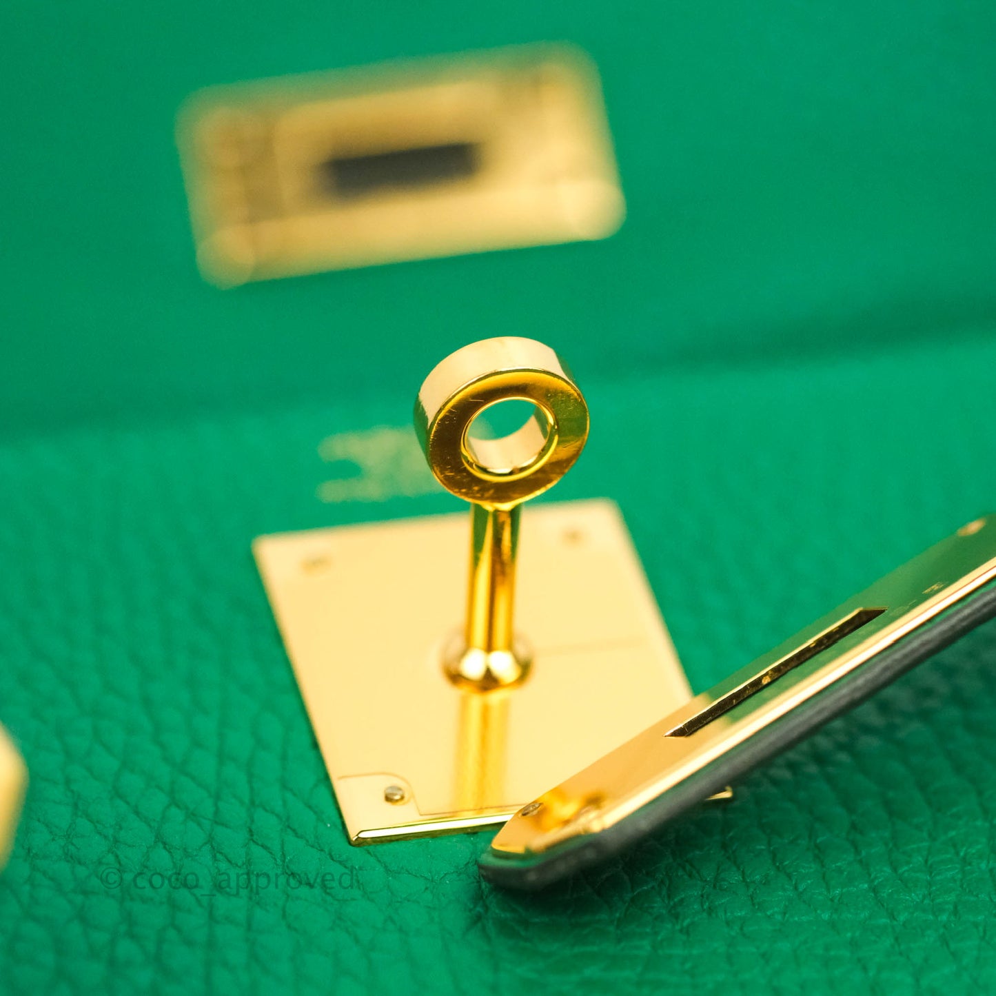 Hermès Retourne Taurillon Kelly 28 Vert Vertigo Clemence Gold Hardware