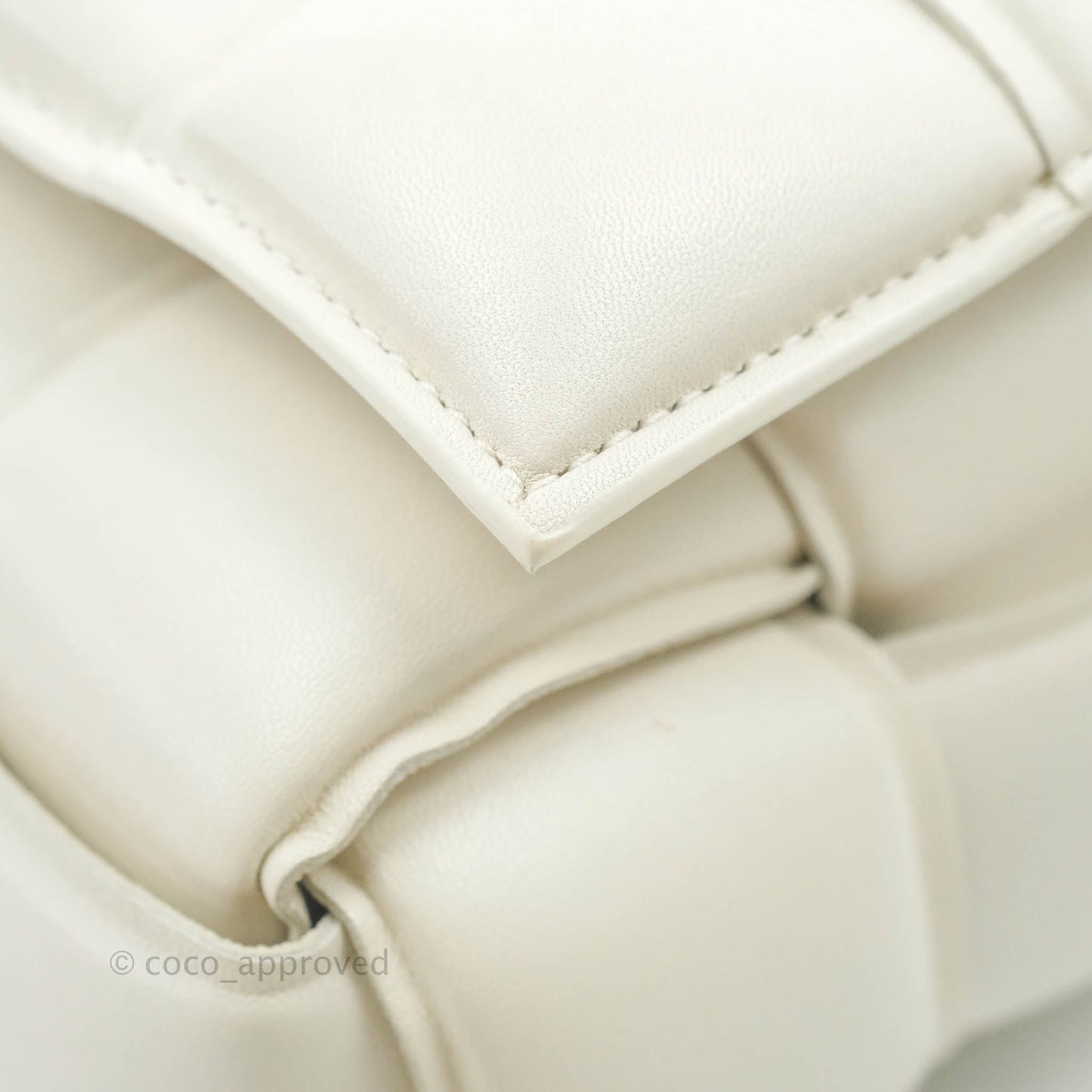 Bottega Veneta Padded Cassette Shoulder Bag Intrecciato White Lambskin Silver Hardware