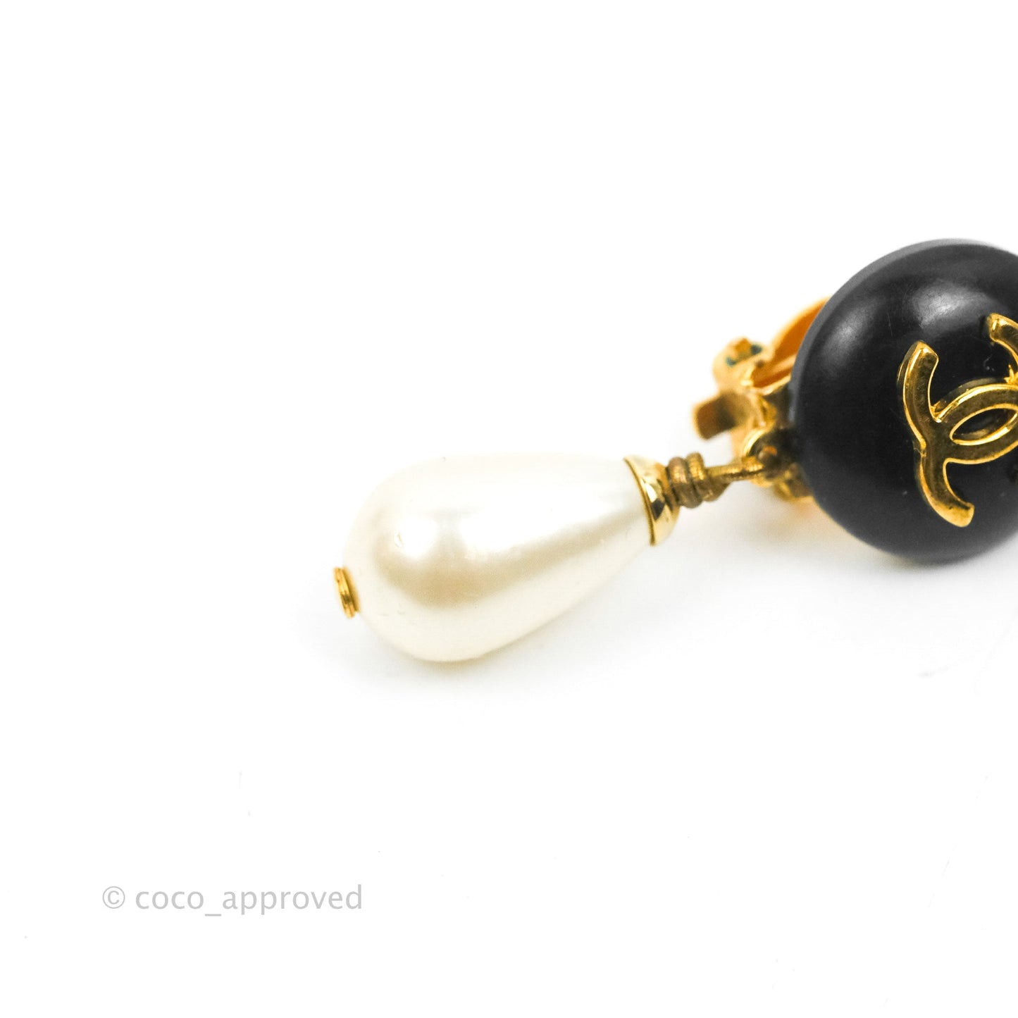 Chanel Vintage CC Pearl Drop Ear Clip Gold Tone 96A