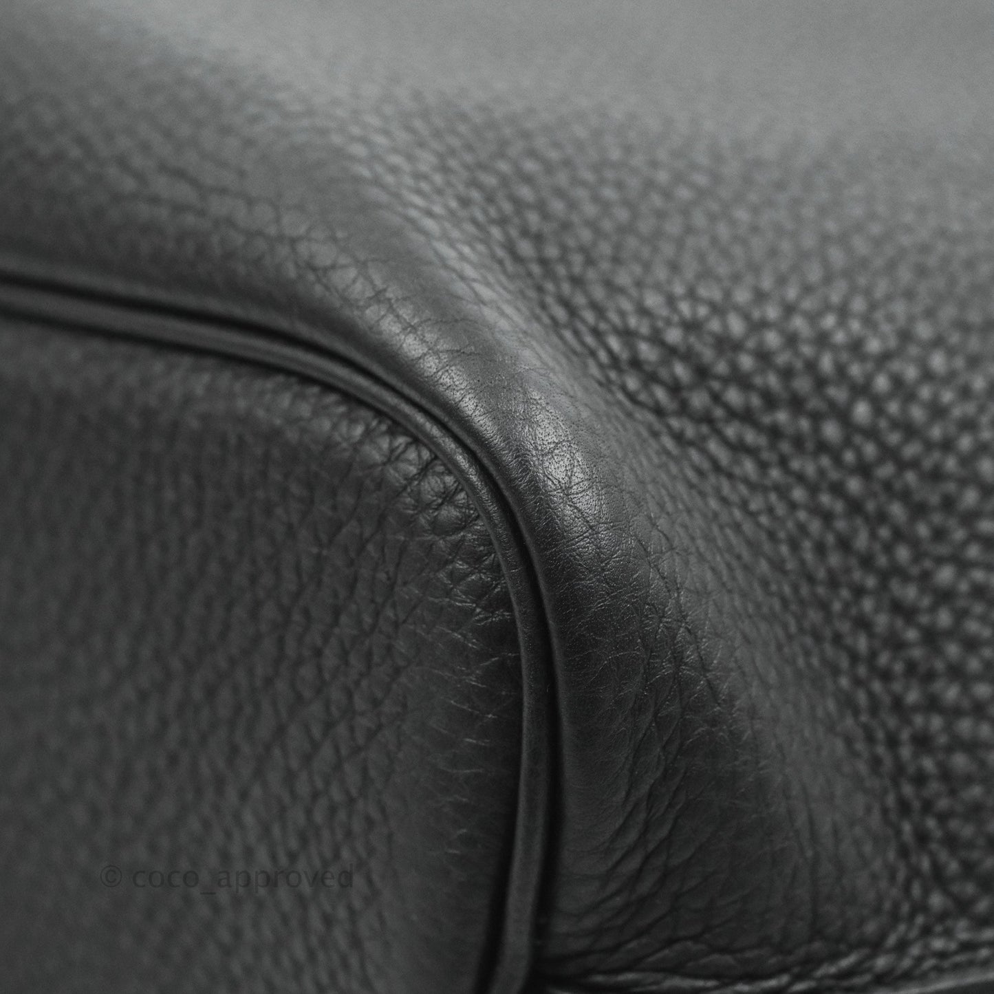Hermes Togo So Kelly 22 Black Gold Hardware