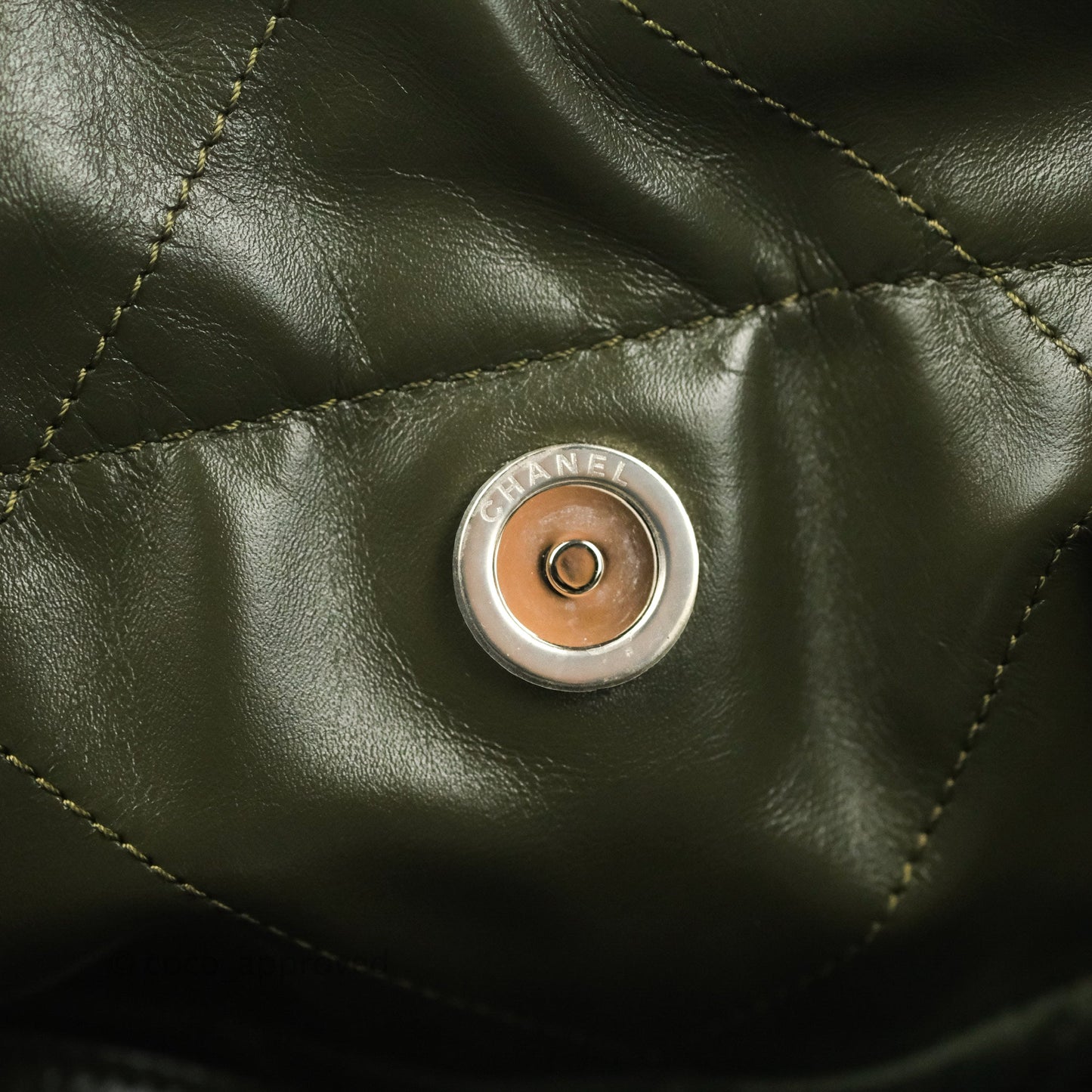 Chanel 22 Medium Army Green Shiny Calfskin Ruthenium Hardware