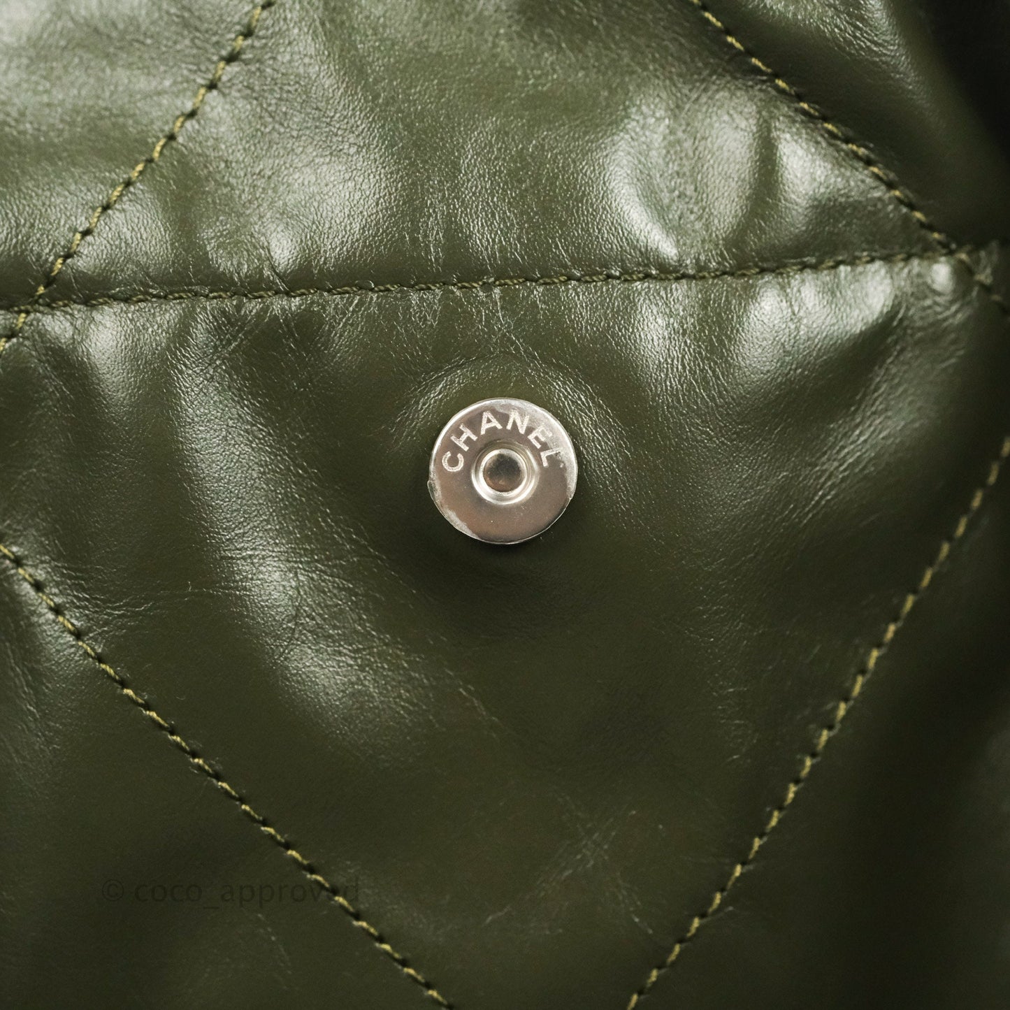 Chanel 22 Medium Army Green Shiny Calfskin Ruthenium Hardware
