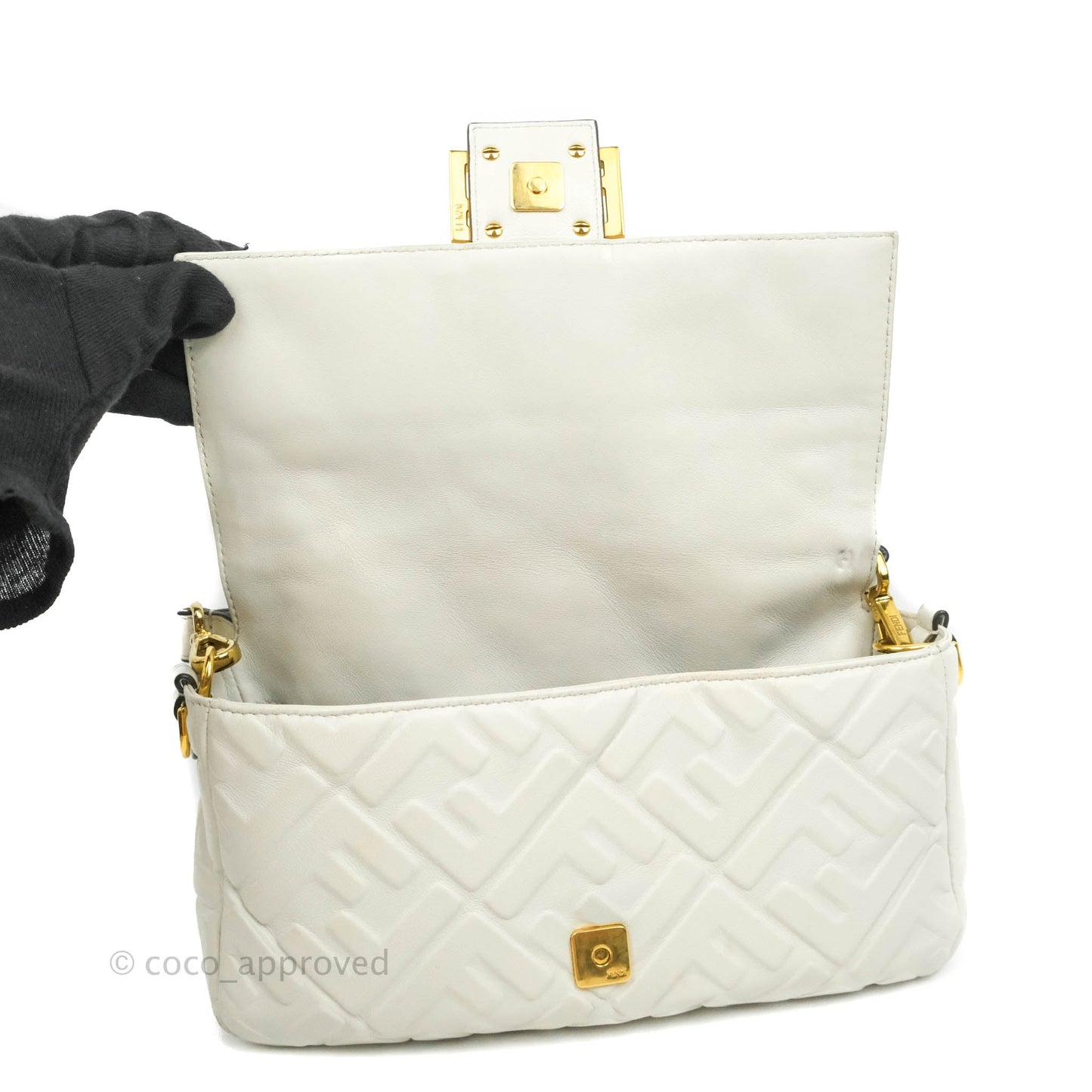 Fendi Medium Baguette Bag White Calfskin Gold Hardware