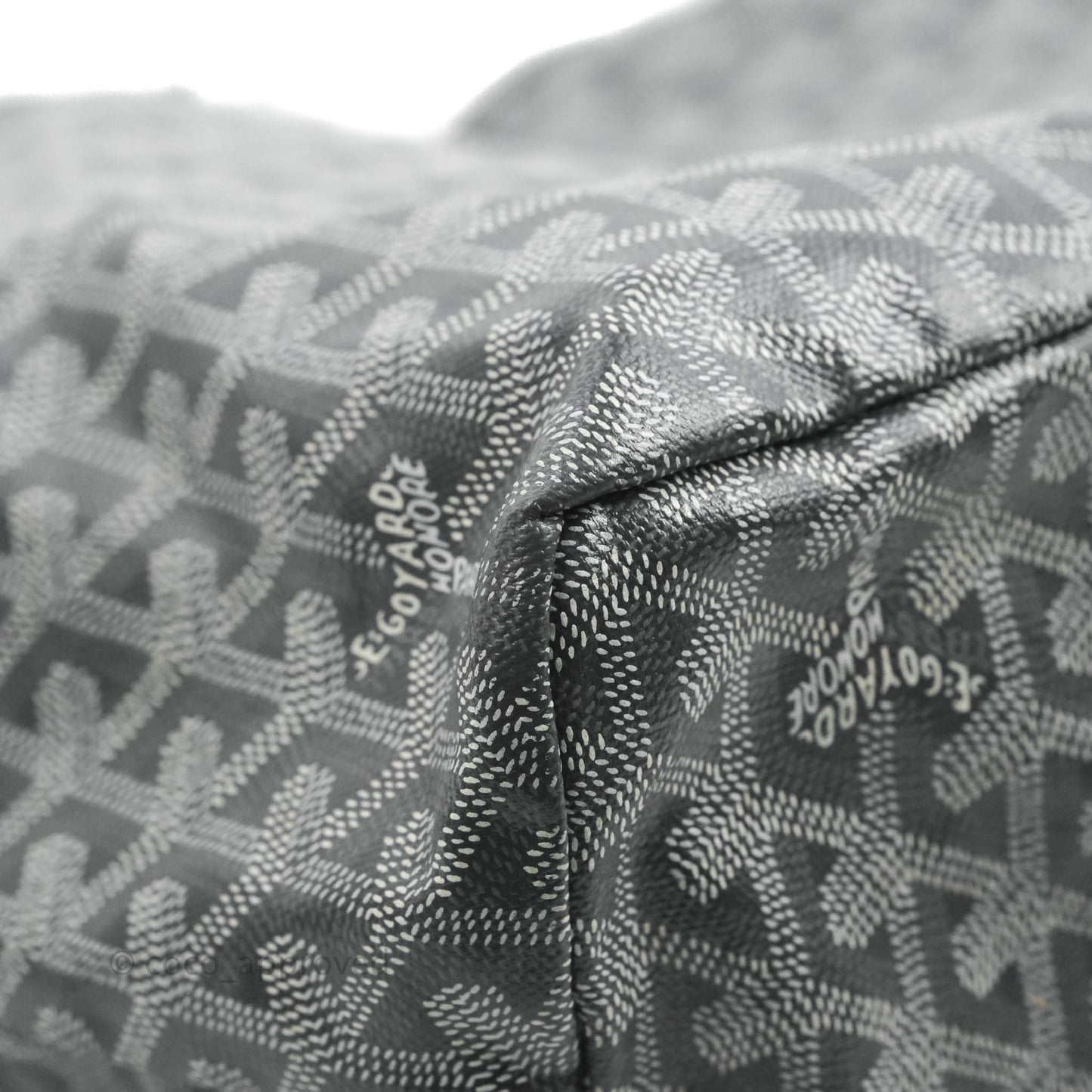 Goyard St Louis Tote PM ⁣⁣⁣⁣⁣⁣⁣⁣⁣⁣⁣⁣⁣⁣⁣⁣⁣⁣⁣⁣Grey