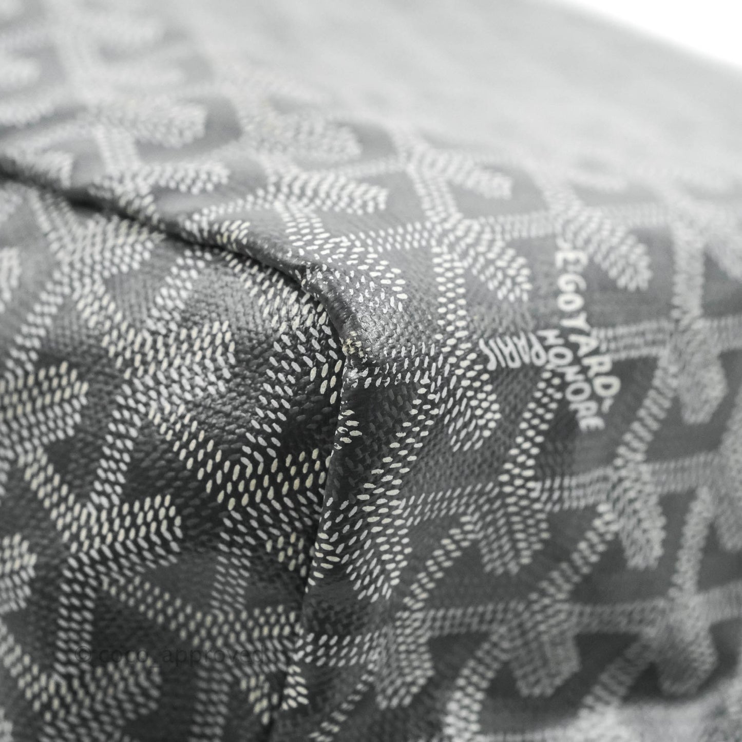 Goyard St Louis Tote PM ⁣⁣⁣⁣⁣⁣⁣⁣⁣⁣⁣⁣⁣⁣⁣⁣⁣⁣⁣⁣Grey