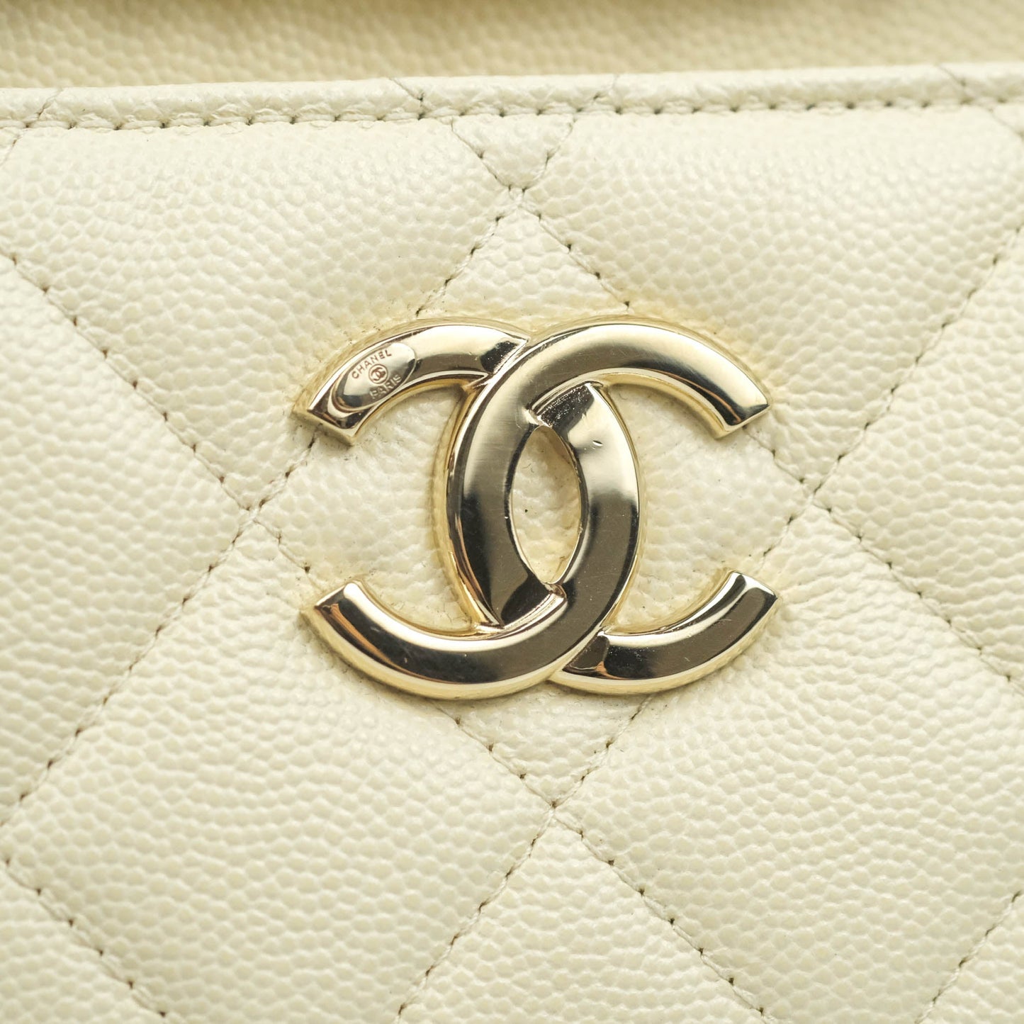 Chanel Camera Bag With Detachable Pouch Ivory Caviar Gold Hardware