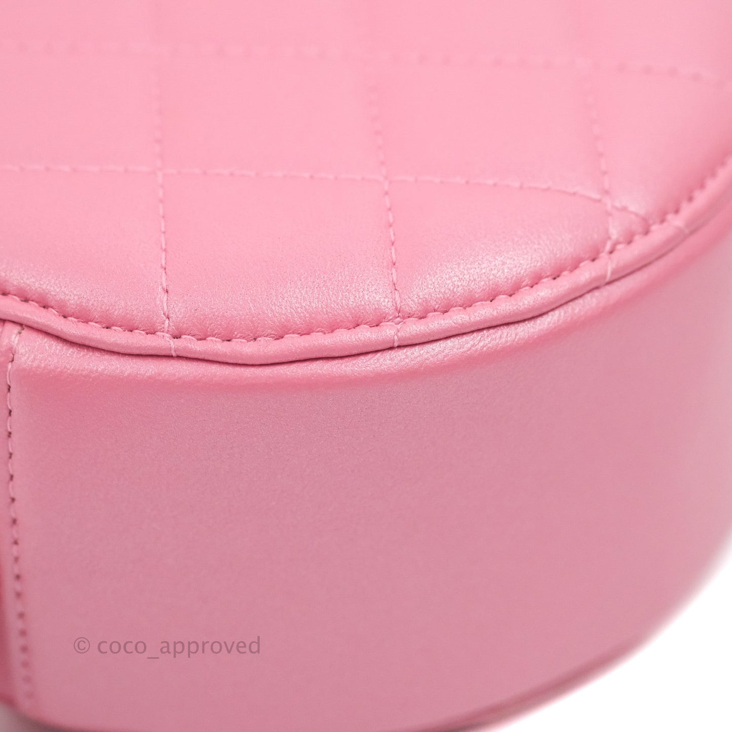 Chanel Quilted Round Clutch With Pearl Chain Iridescent Pink Lambskin Gold Hardware