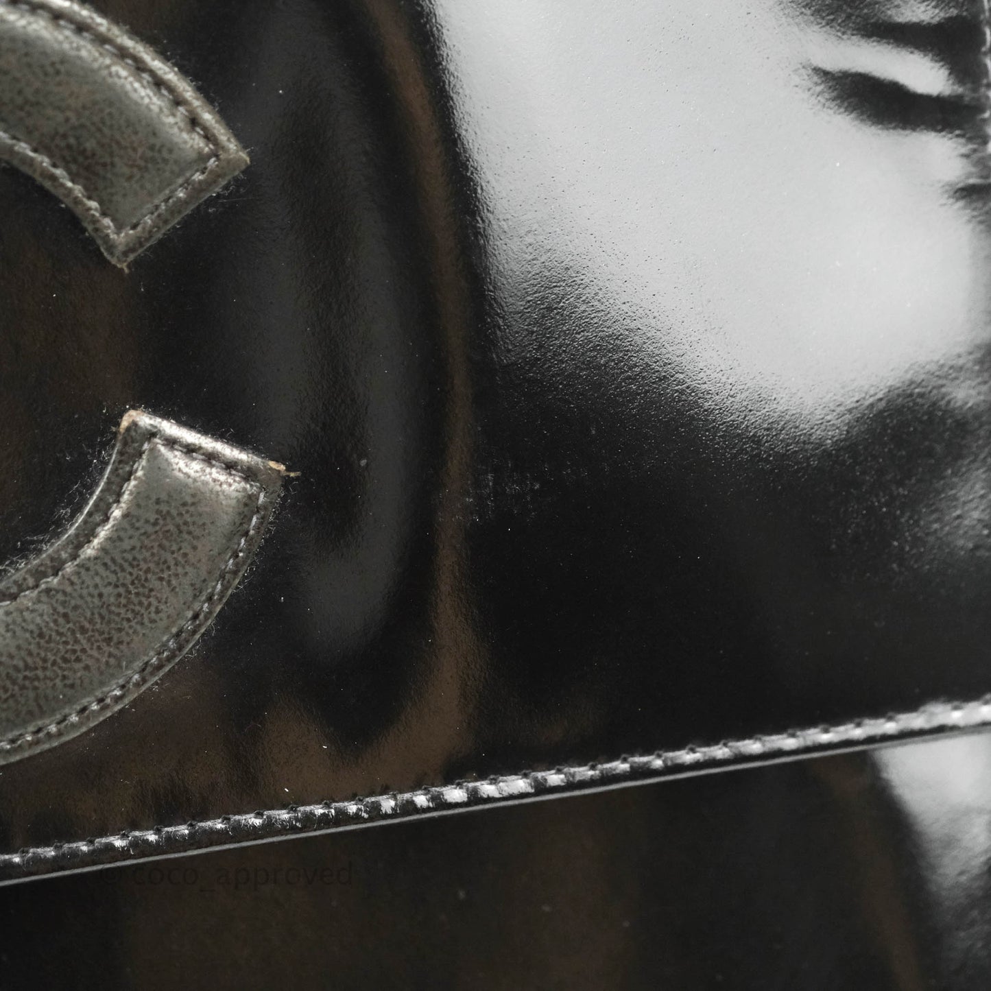 Chanel Vintage Chain Tote Bag Black Patent Gold Hardware