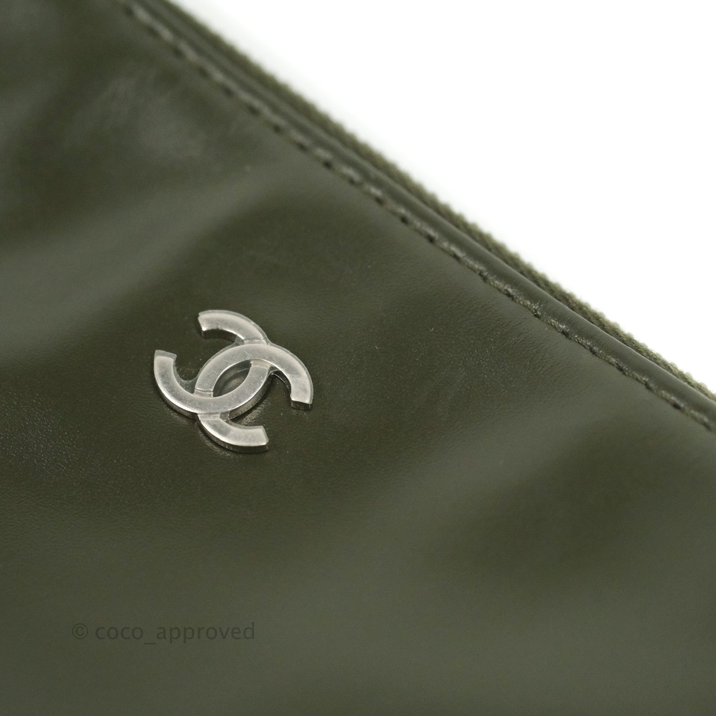 Chanel 22 Medium Army Green Shiny Calfskin Ruthenium Hardware