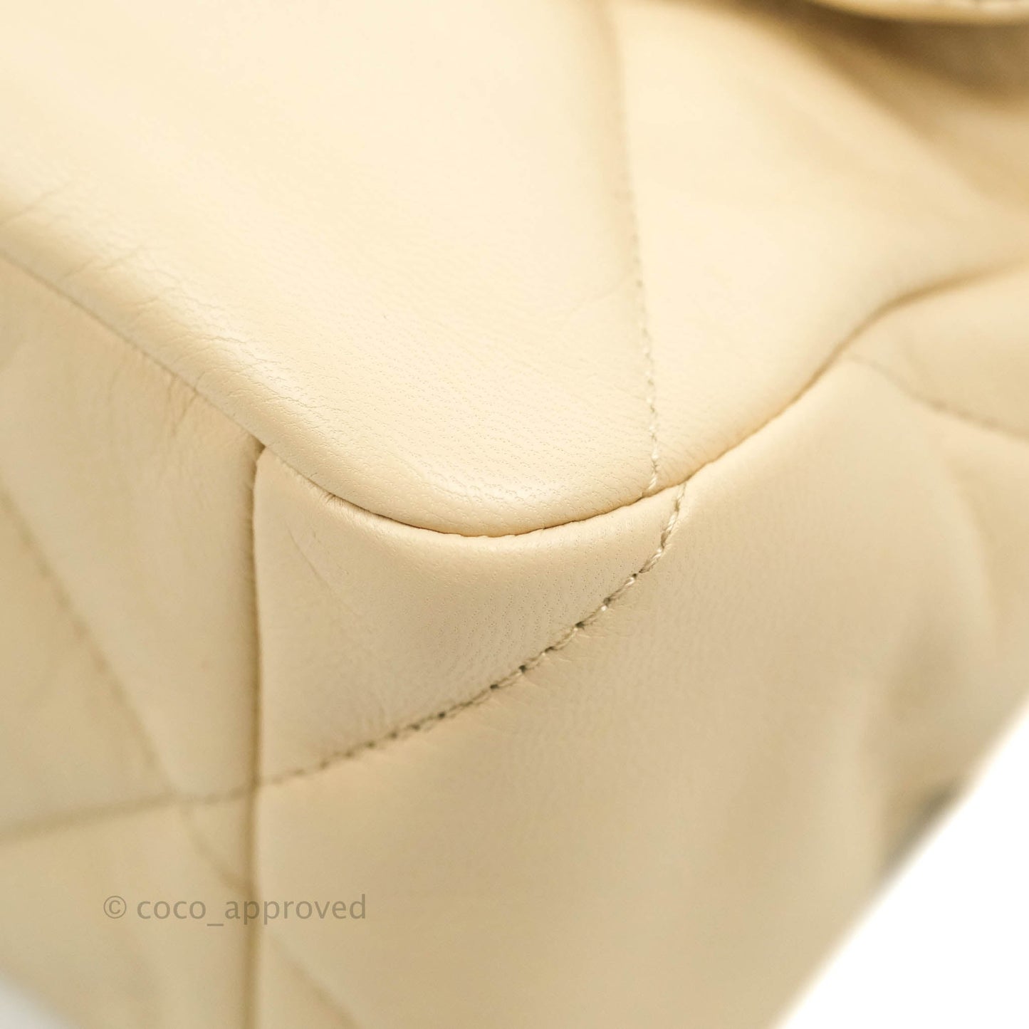 Chanel 19 Medium Beige Goatskin Mixed Hardware 20A