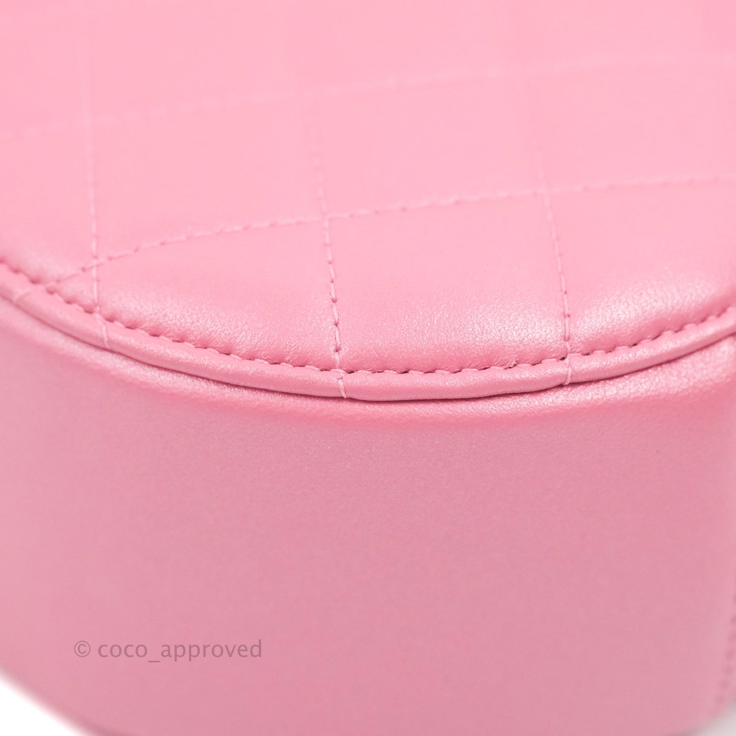 Chanel Quilted Round Clutch With Pearl Chain Iridescent Pink Lambskin Gold Hardware