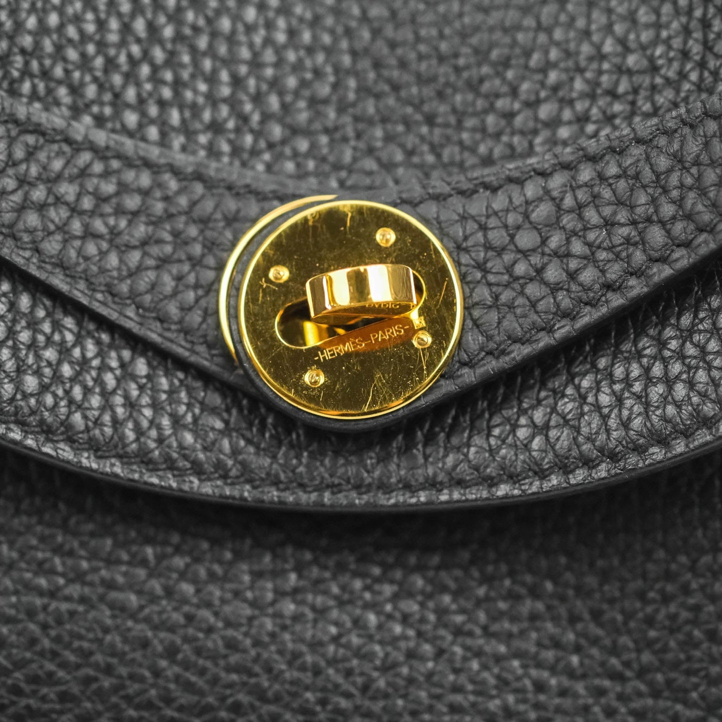 Hermès Lindy 26 Taurillion Clemence Black Gold Hardware
