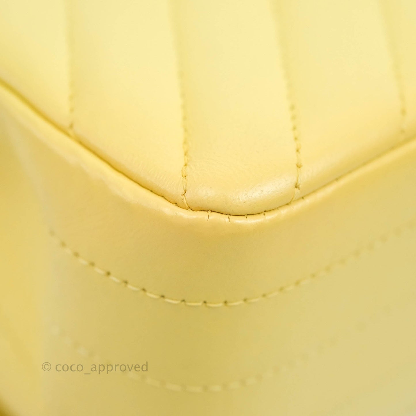 Chanel Classic M/L Medium Flap Chevron Yellow Lambskin Gold Hardware
