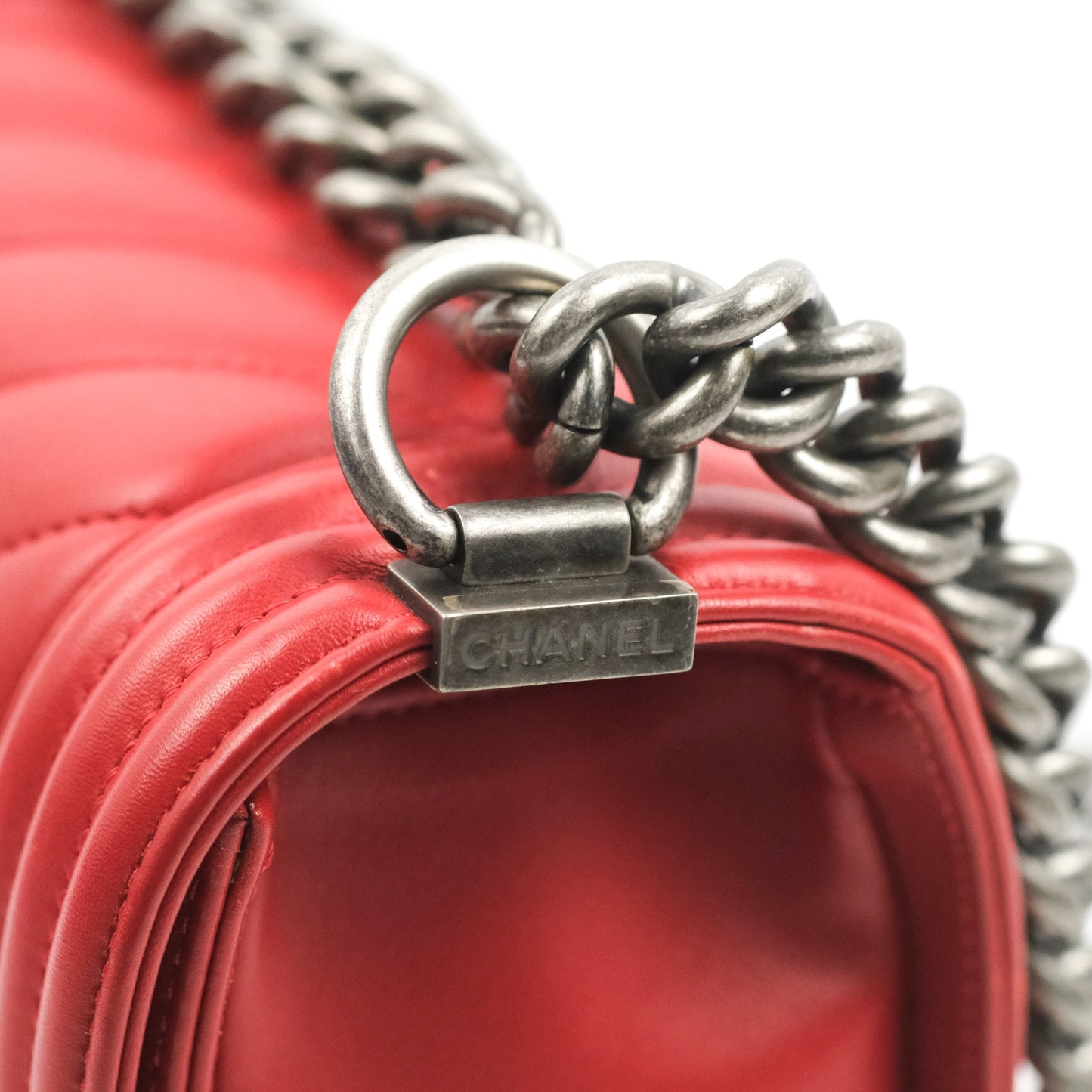 Chanel Medium Boy Chevron Red Calfskin Ruthenium Hardware
