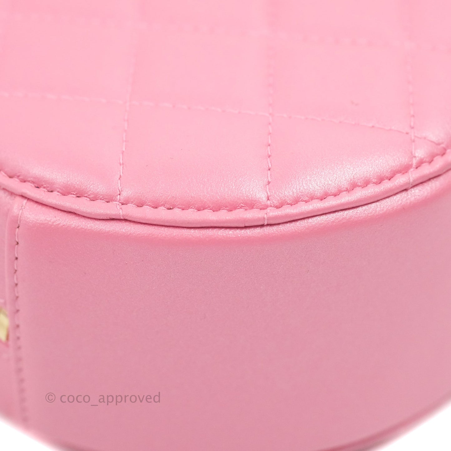 Chanel Quilted Round Clutch With Pearl Chain Iridescent Pink Lambskin Gold Hardware