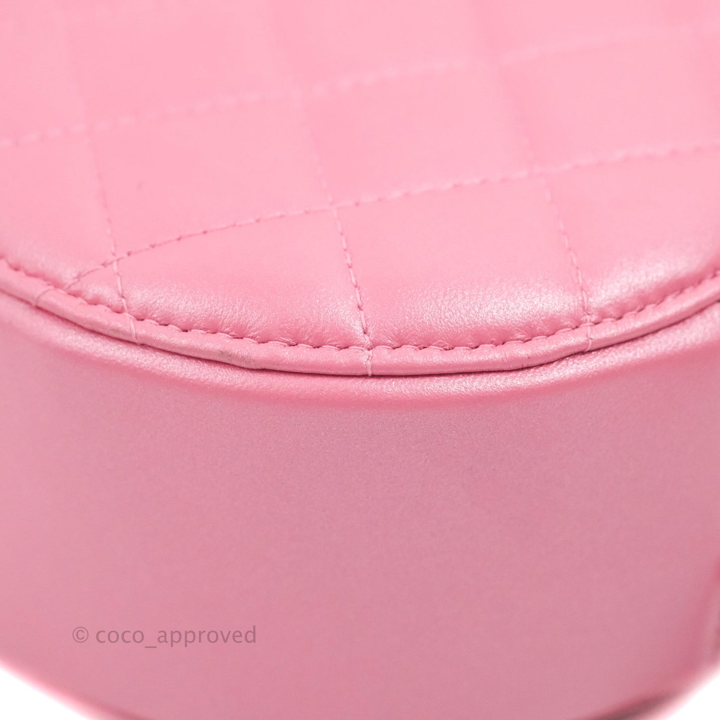 Chanel Quilted Round Clutch With Pearl Chain Iridescent Pink Lambskin Gold Hardware