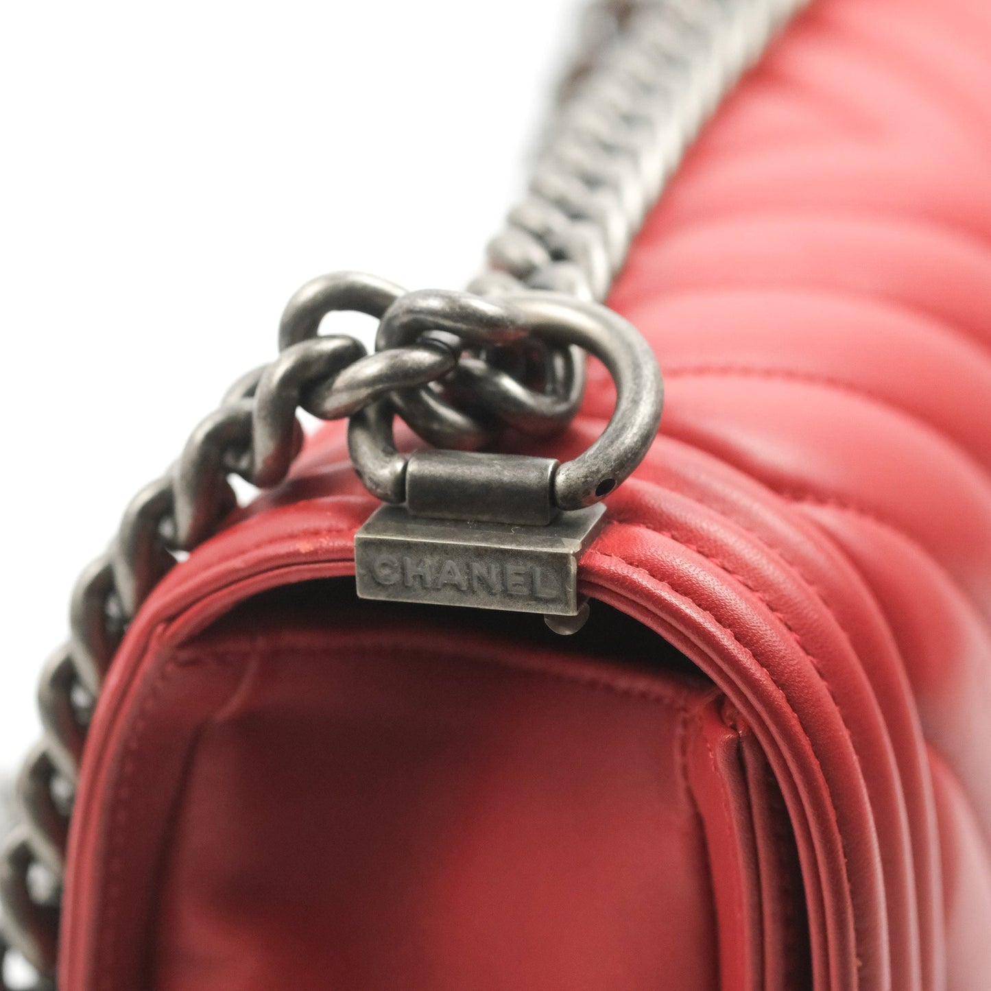 Chanel Medium Boy Chevron Red Calfskin Ruthenium Hardware