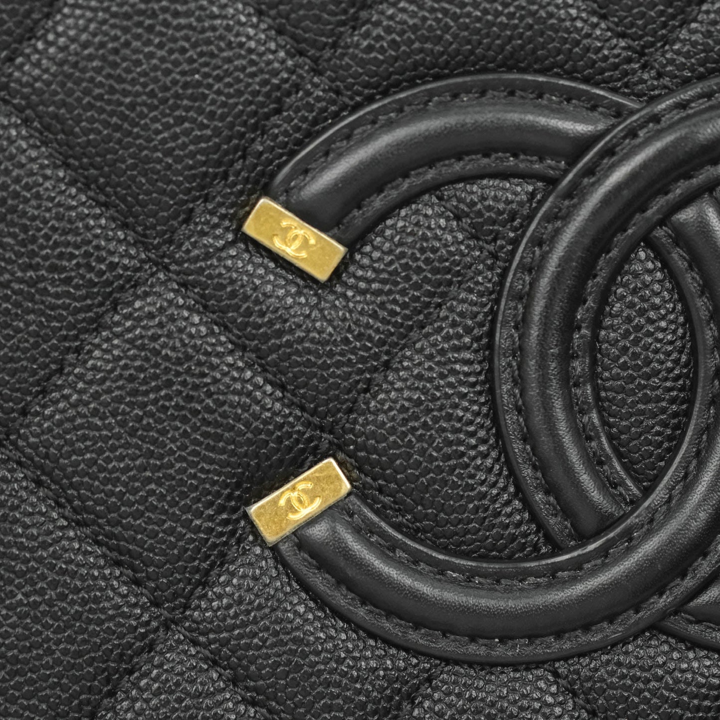 Chanel Quilted Medium CC Filigree Vanity Case Black Caviar Gold Hardware