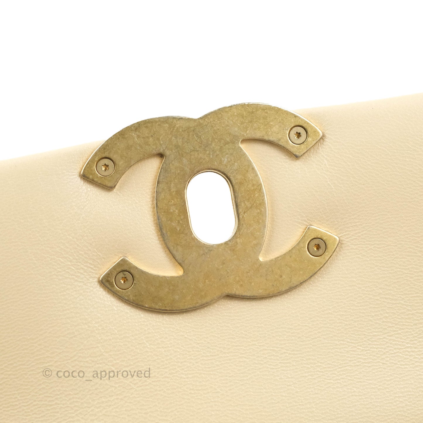 Chanel 19 Medium Beige Goatskin Mixed Hardware 20A