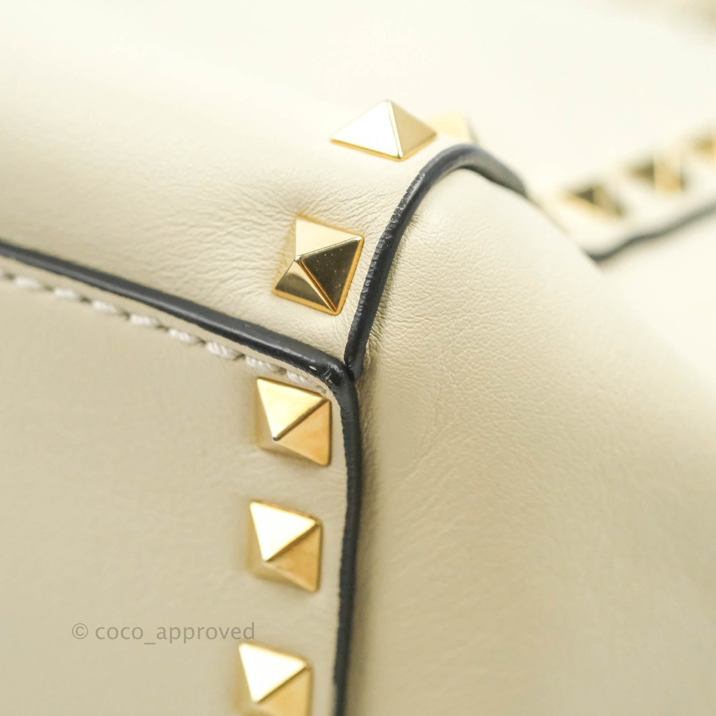 Valentino Garavani Rockstud Mini Trapeze Shoulder Bag White Calfskin Gold Hardware