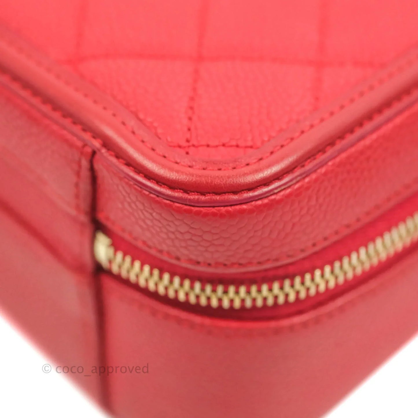 Chanel Quilted Medium CC Filigree Vanity Case Red Caviar Gold Hardware
