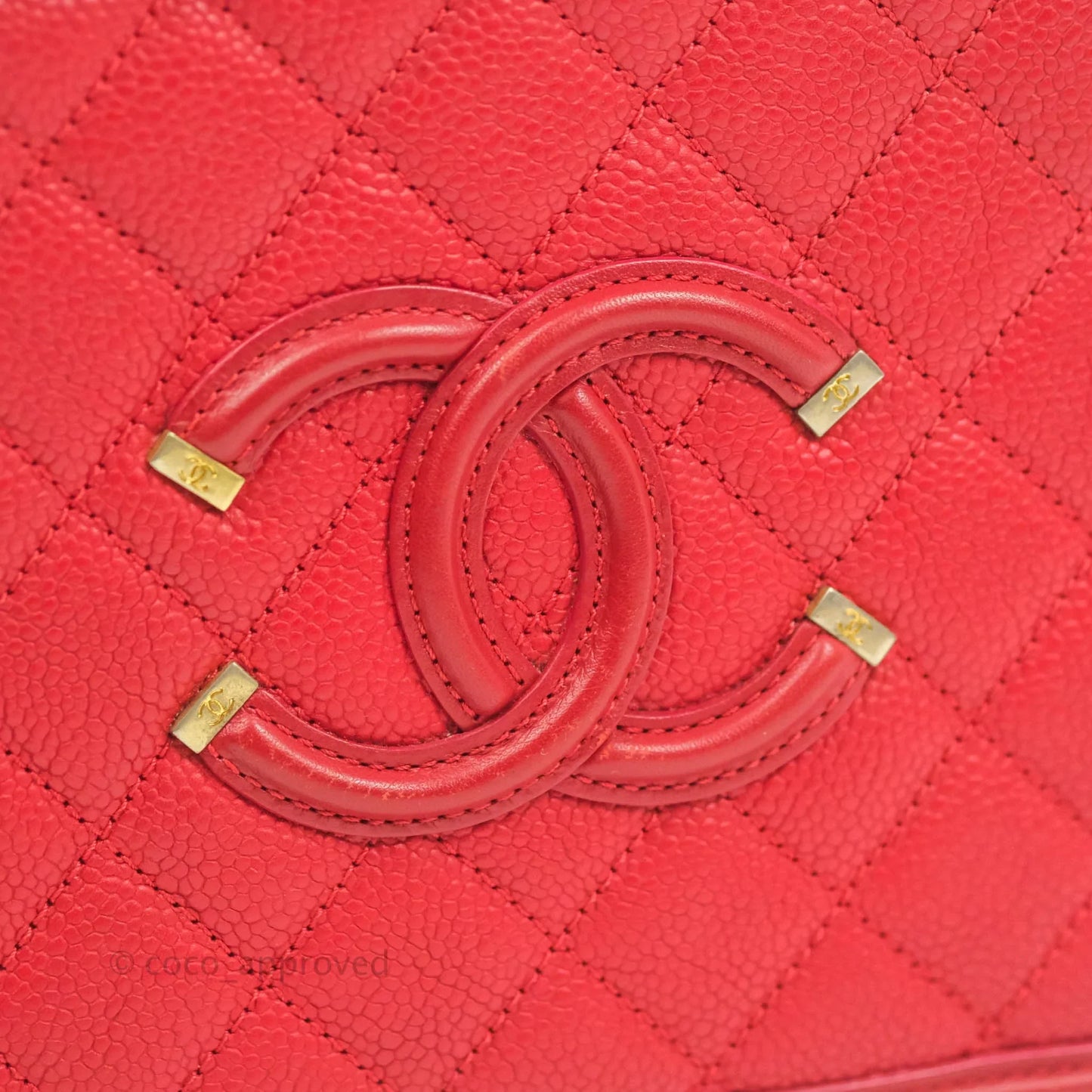 Chanel Quilted Medium CC Filigree Vanity Case Red Caviar Gold Hardware